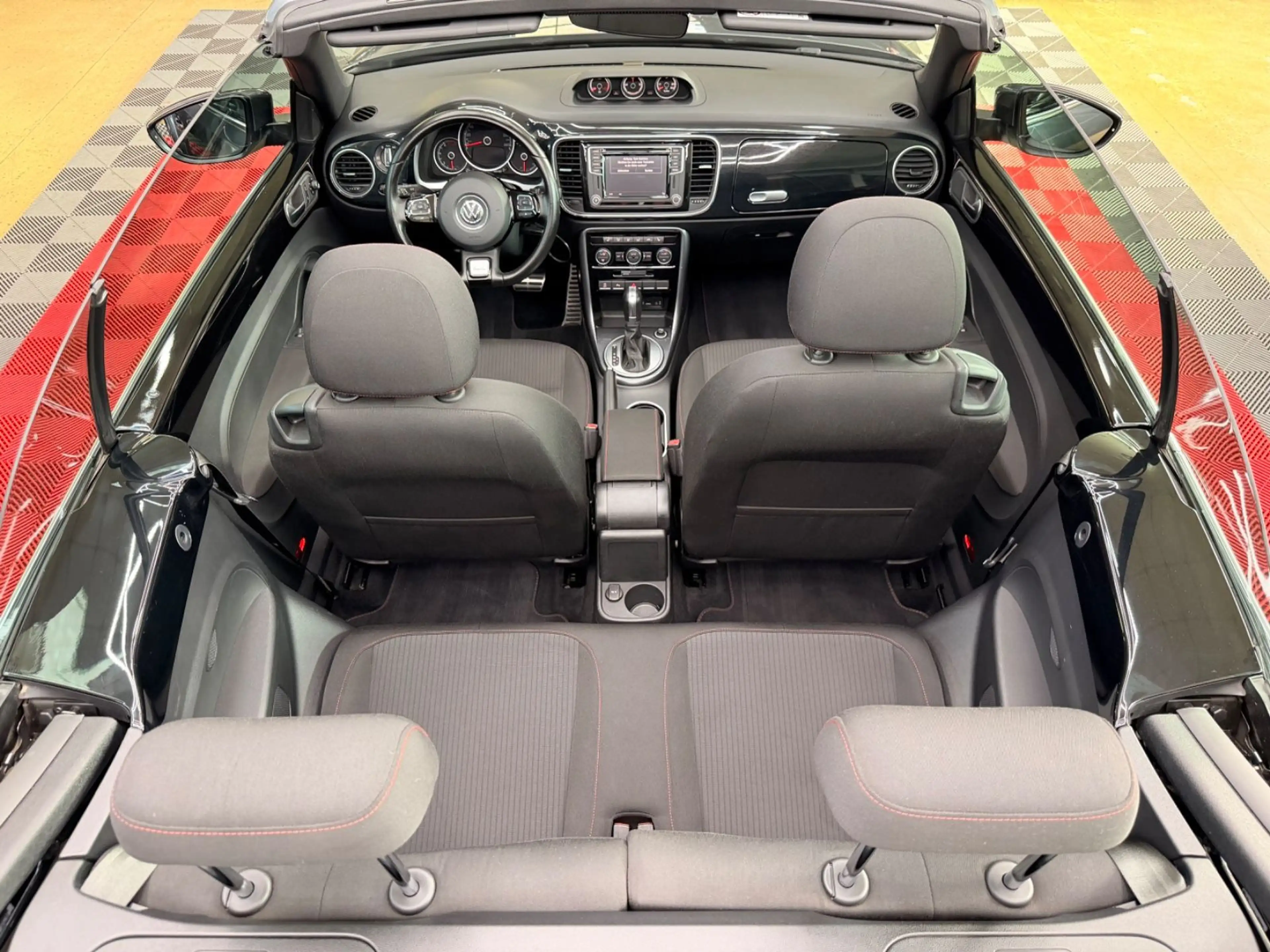 Volkswagen Beetle Cabriolet SOUND Design — photo 15