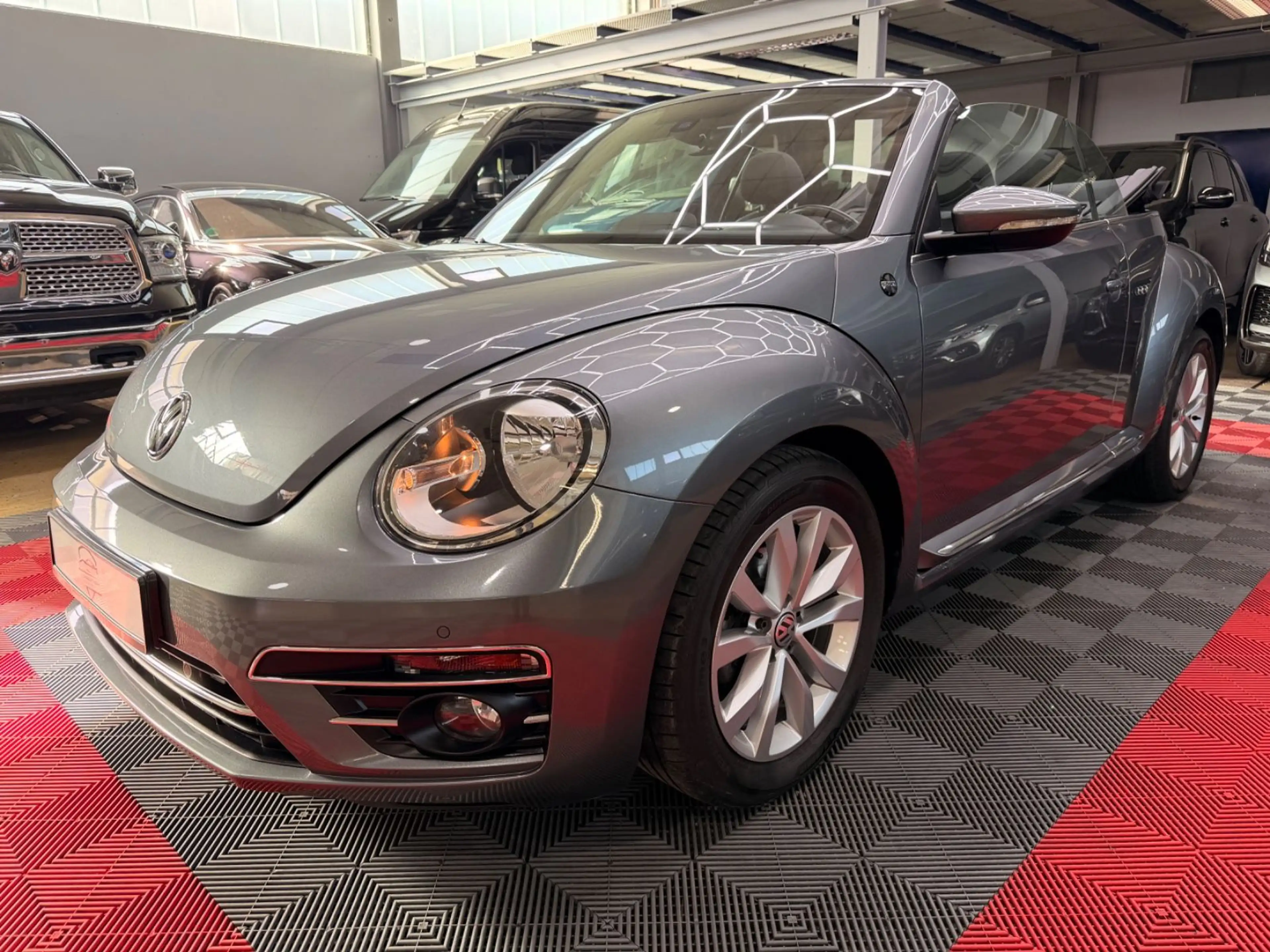Volkswagen Beetle Cabriolet SOUND Design — photo 4