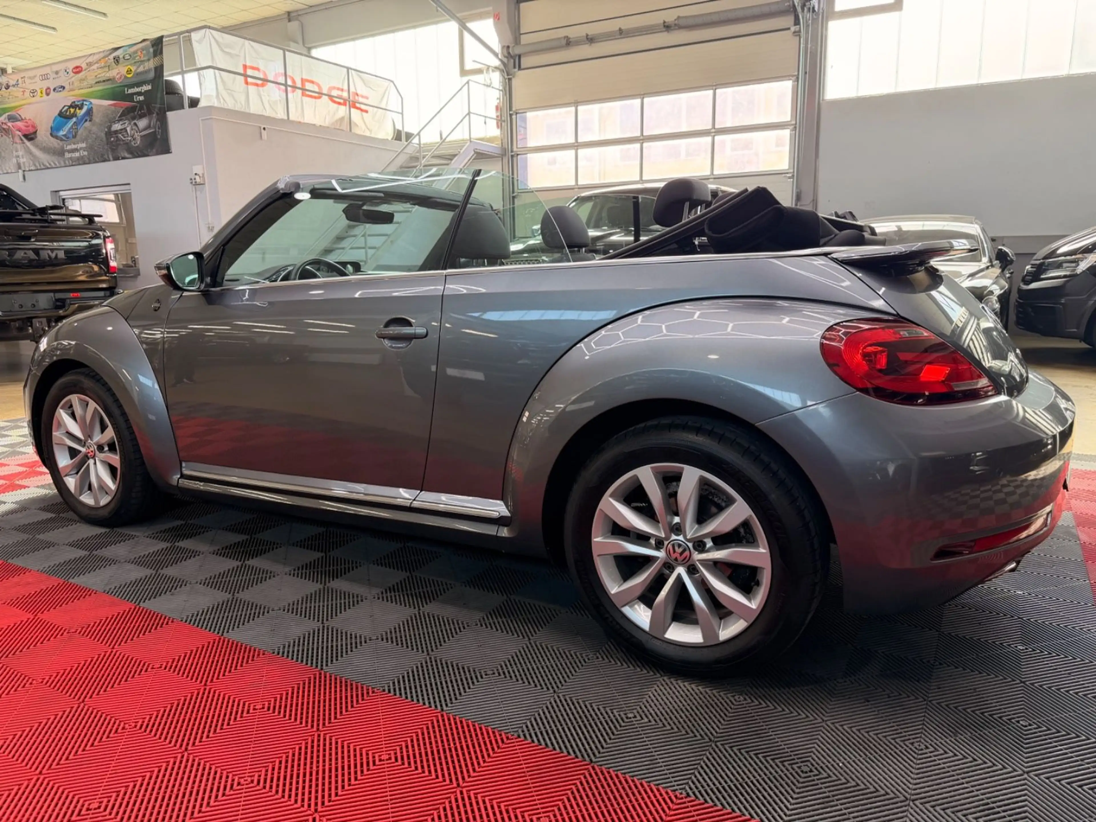 Volkswagen Beetle Cabriolet SOUND Design — photo 6