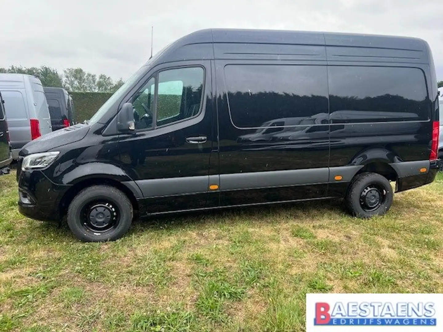 Mercedes-Benz Sprinter 319 L2H2 TREKH 3500 KG AUTOMAAT 52800 EX BTW Schwarz - 1