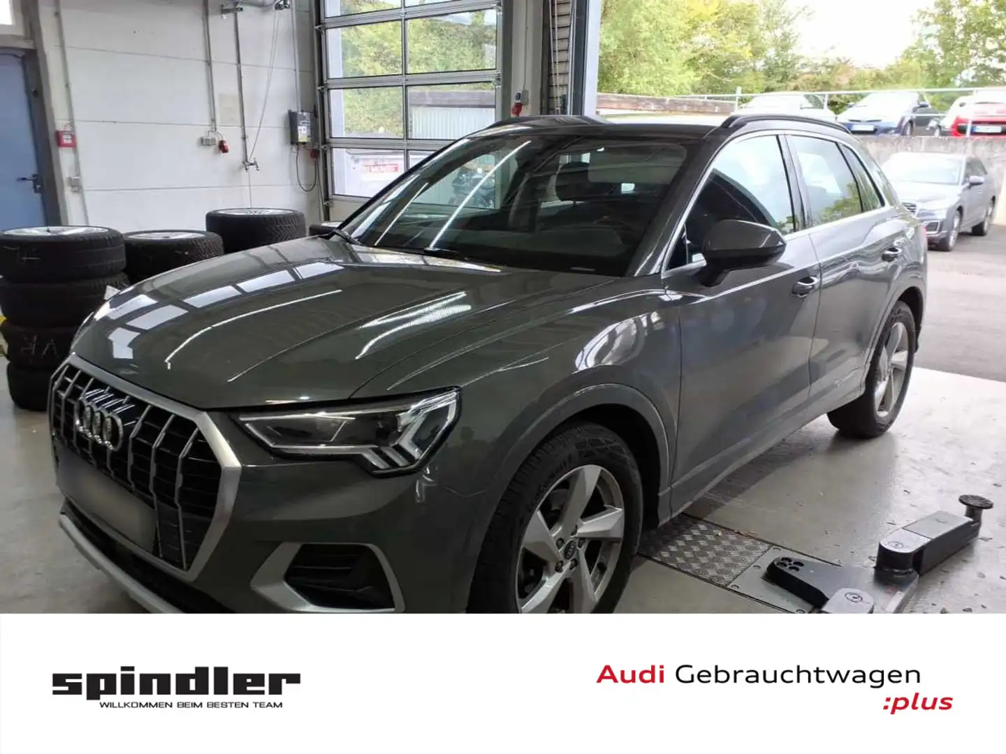 Audi Q3 advanced 35 TDI quattro S-tronic / Navi+, LED Grau - 1