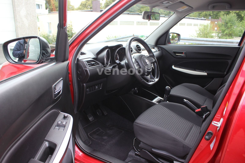 Suzuki Swift 1.2 DUALJET ALLGRIP Comfort 4x4/1. Hand — photo 9