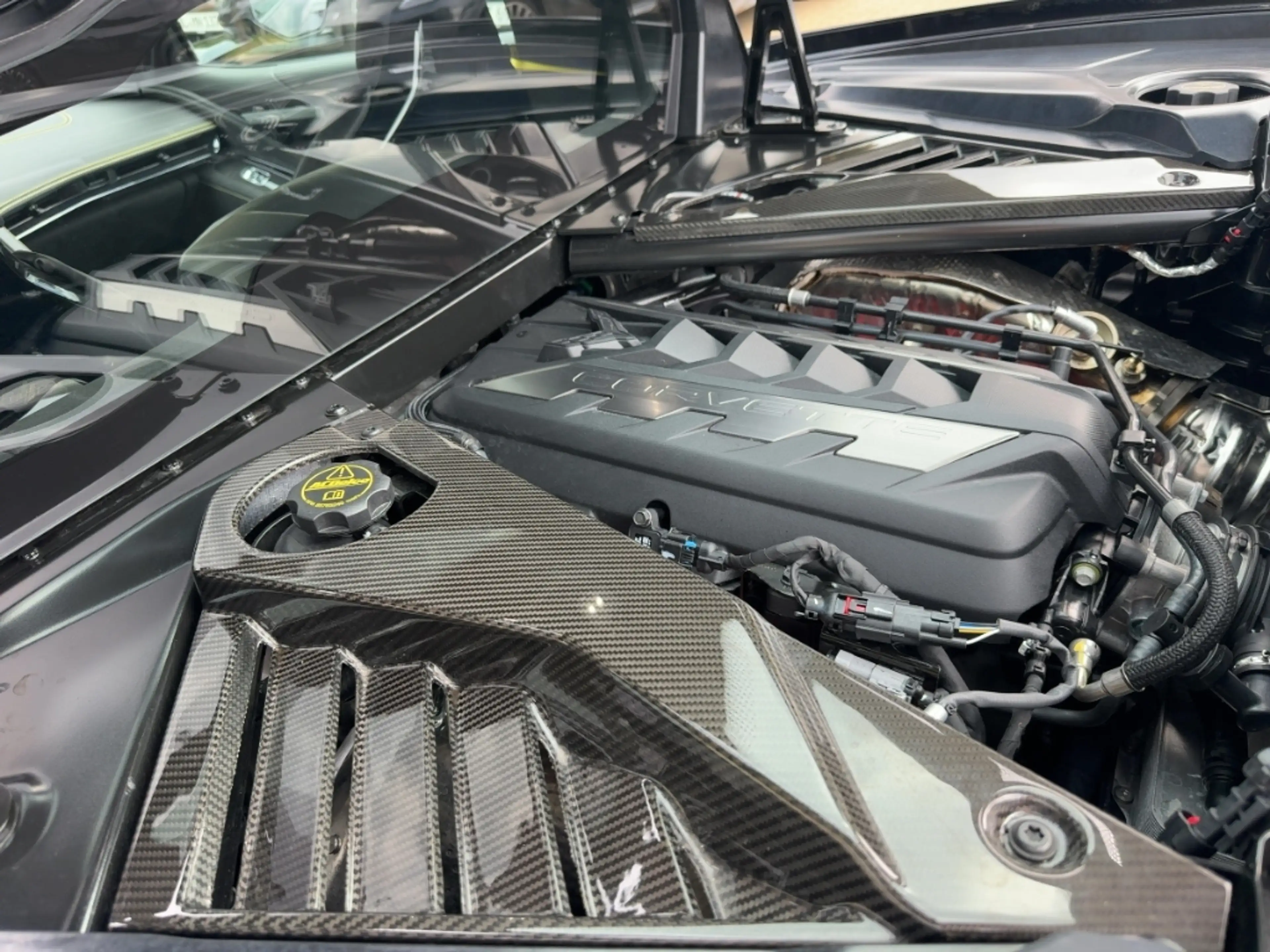 Corvette C8 E-Ray Coupe Facelift MY26 3LZ Carbon/Black/Lift — photo 13
