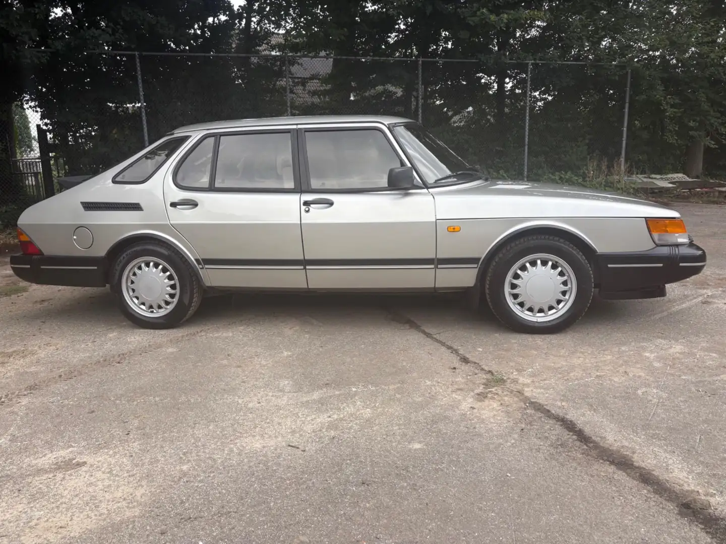 Saab 900 S 16V Met airco, automaat in unieke staat Grijs - 2