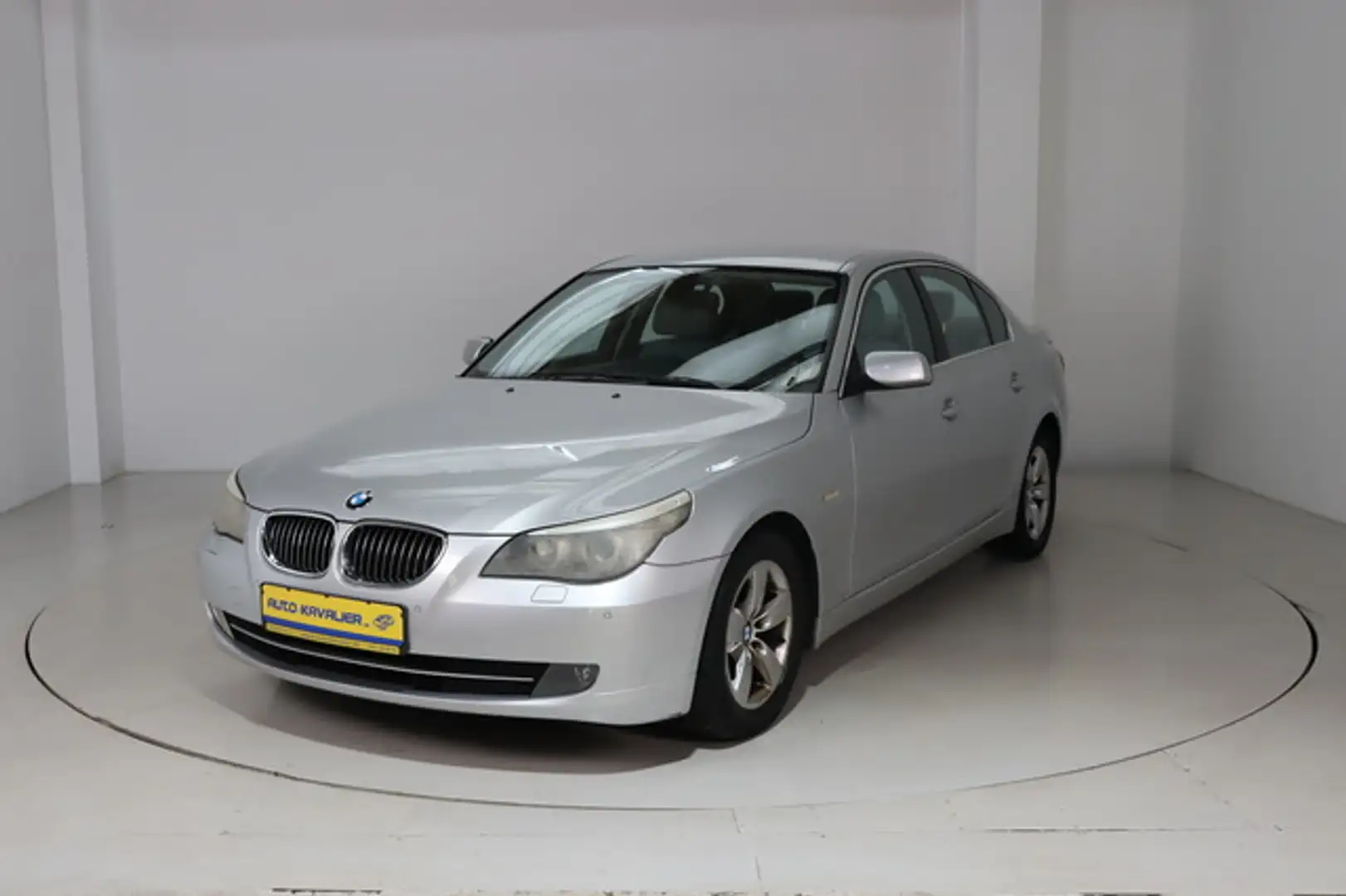 BMW 523 i * Sitzhzg. * HU/AU 05.26 * PDC Silber - 1