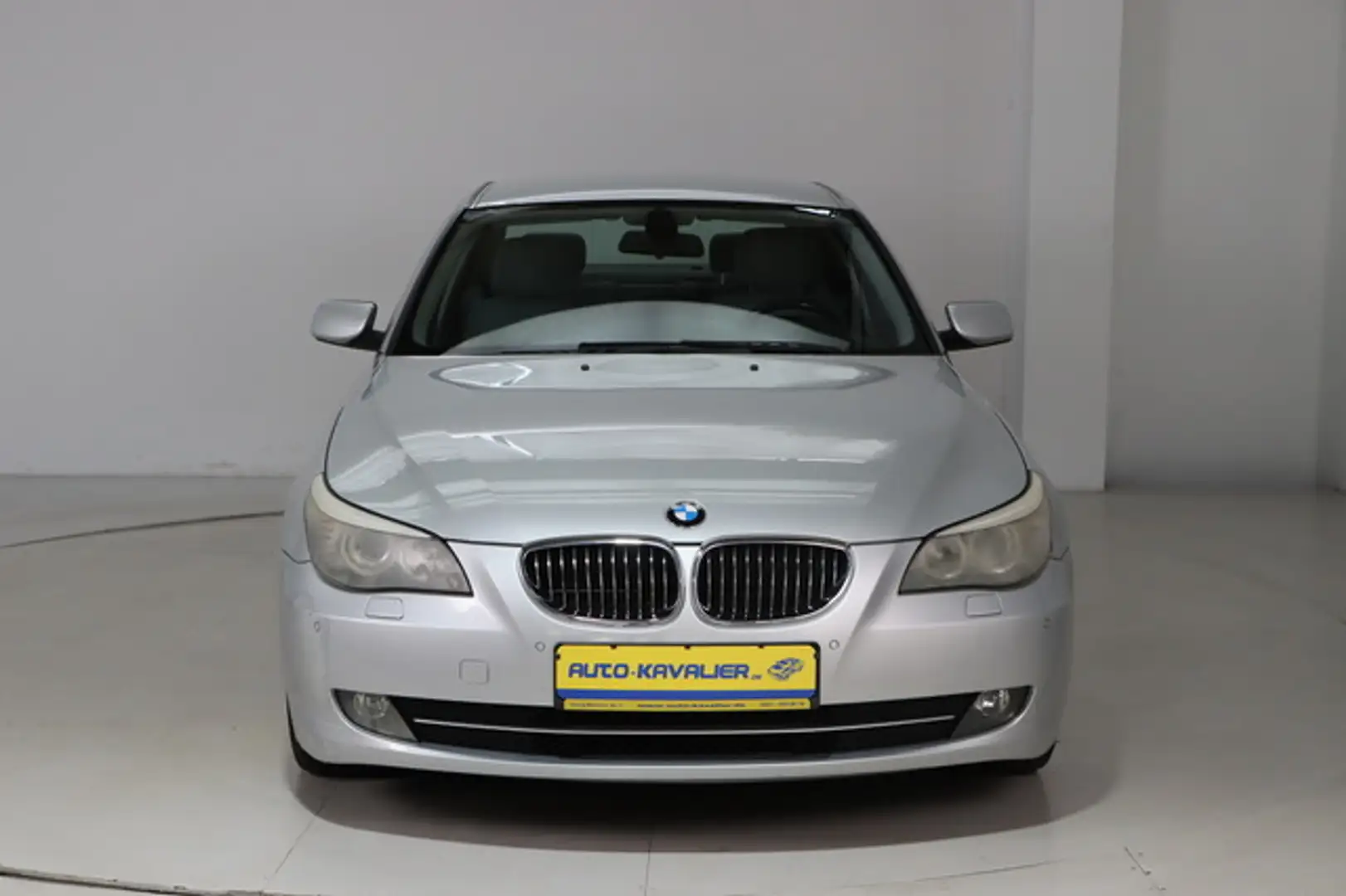 BMW 523 i * Sitzhzg. * HU/AU 05.26 * PDC Silber - 2