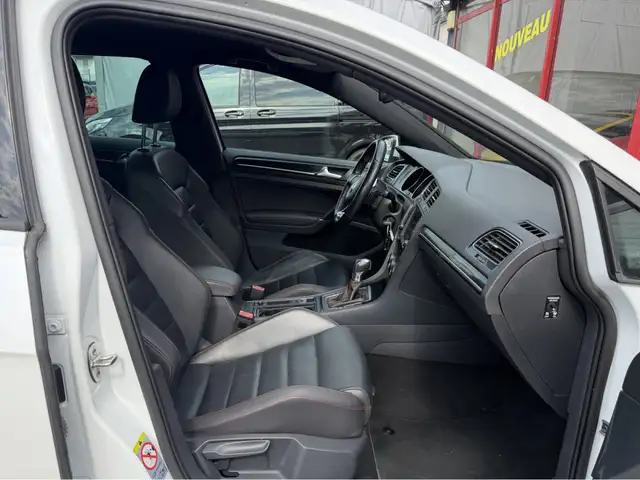 Volkswagen Golf view 5