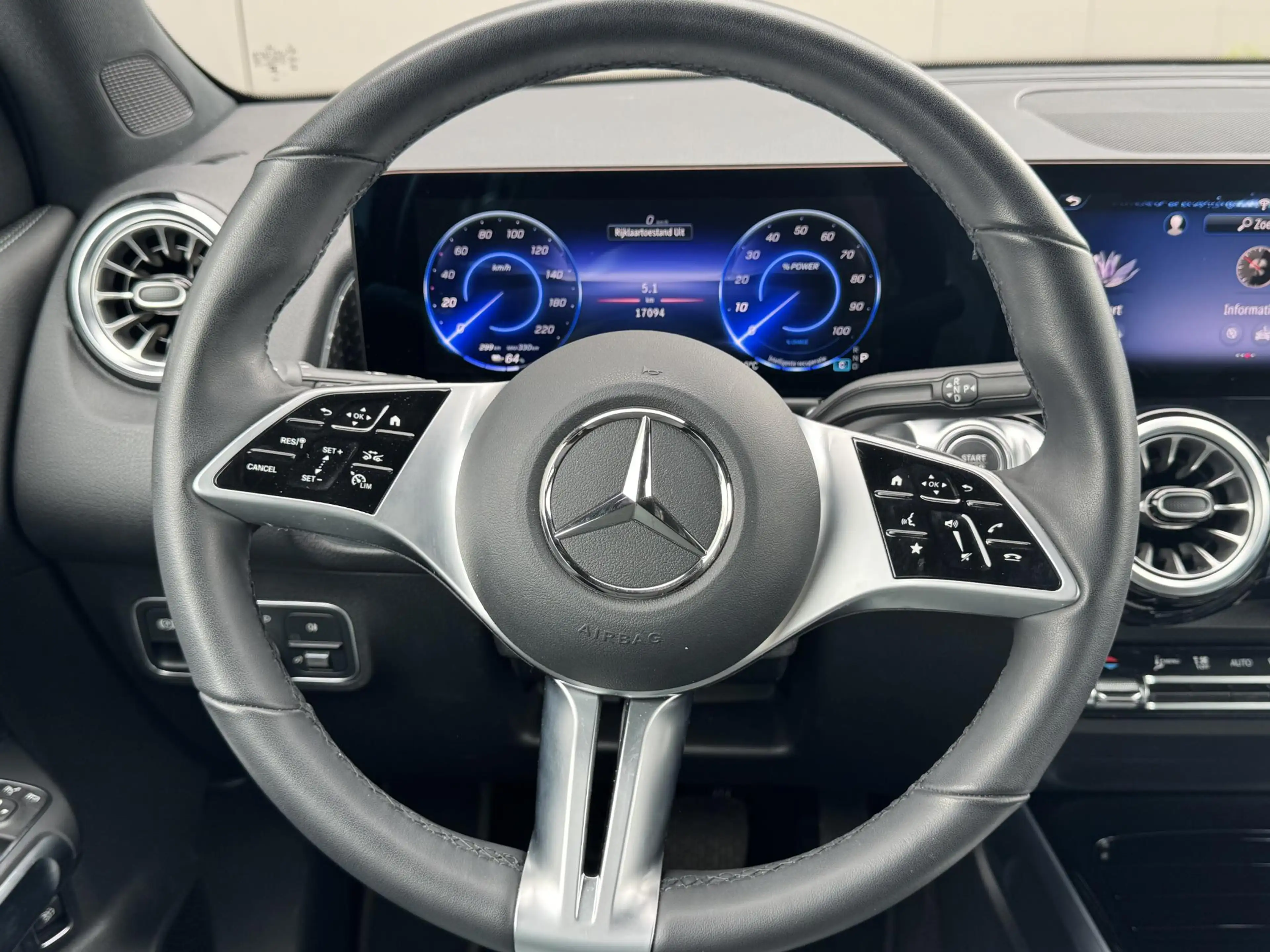 Mercedes-Benz EQB 250 EQB AMG Line — photo 14
