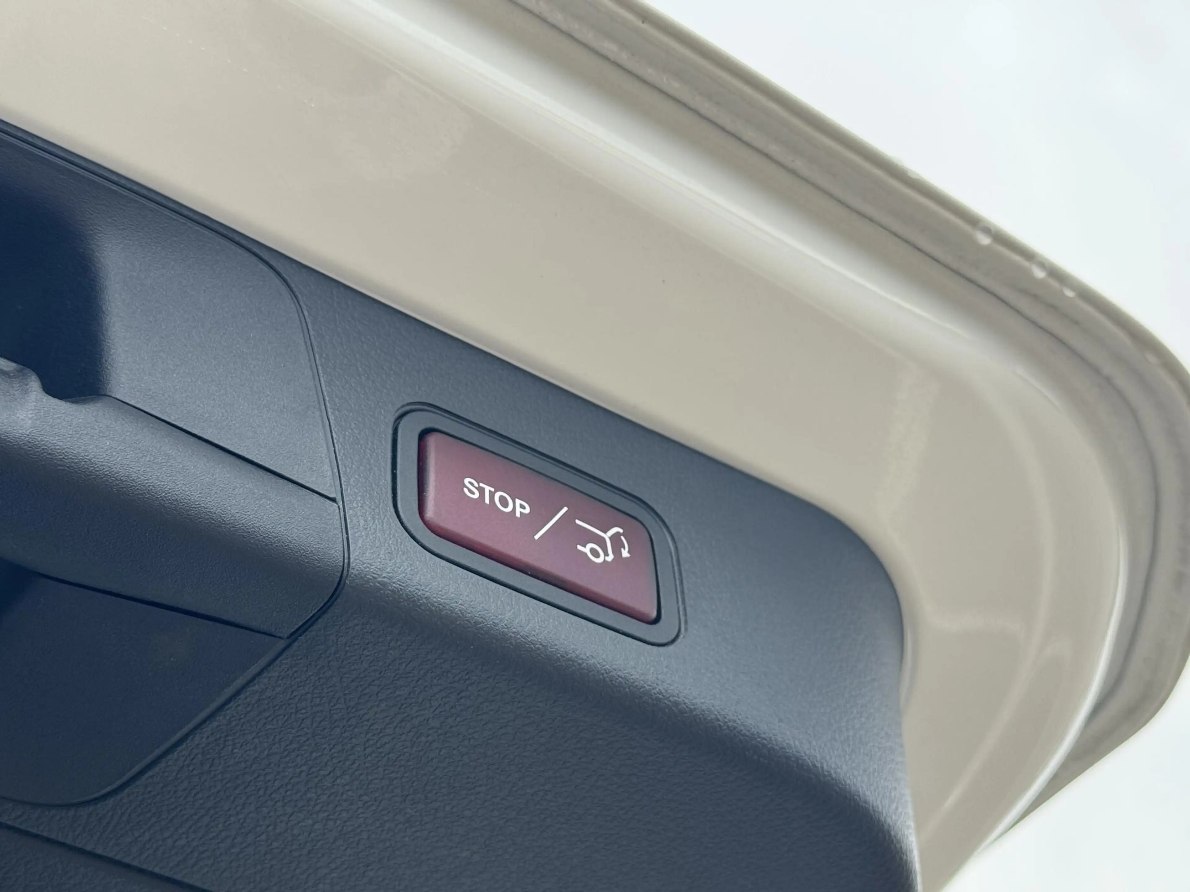 Mercedes-Benz EQB 250 EQB AMG Line — photo 10