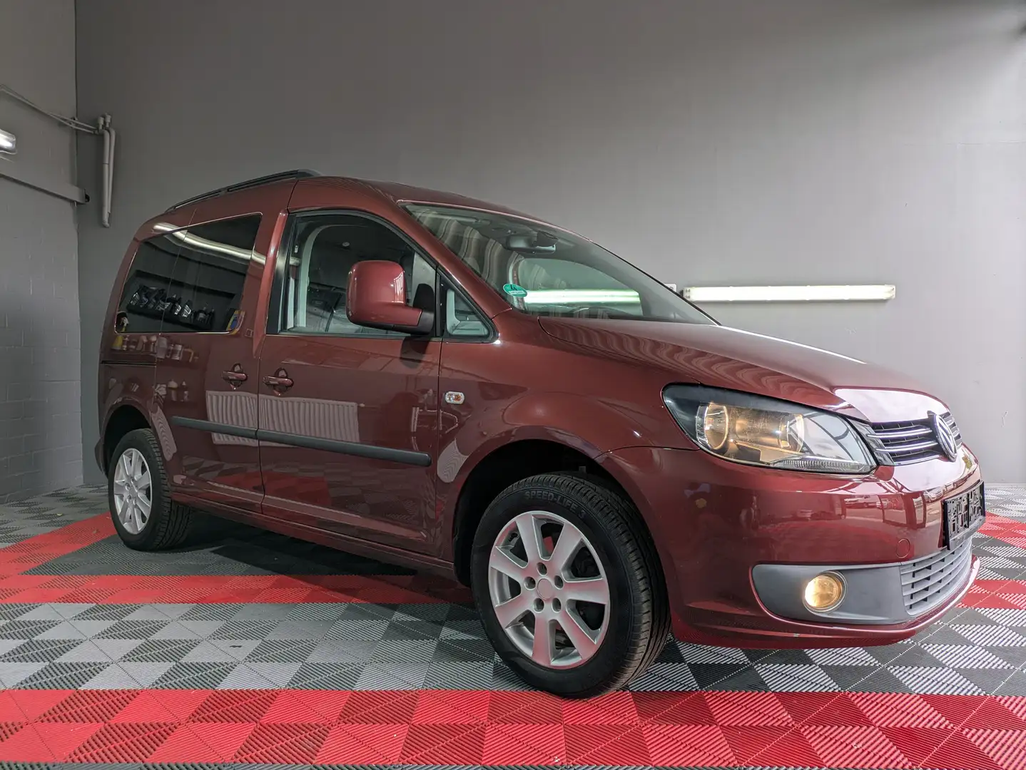 Volkswagen Caddy Comfortline*Standheizg.*AHK*7-Sitze möglich* Rot - 1