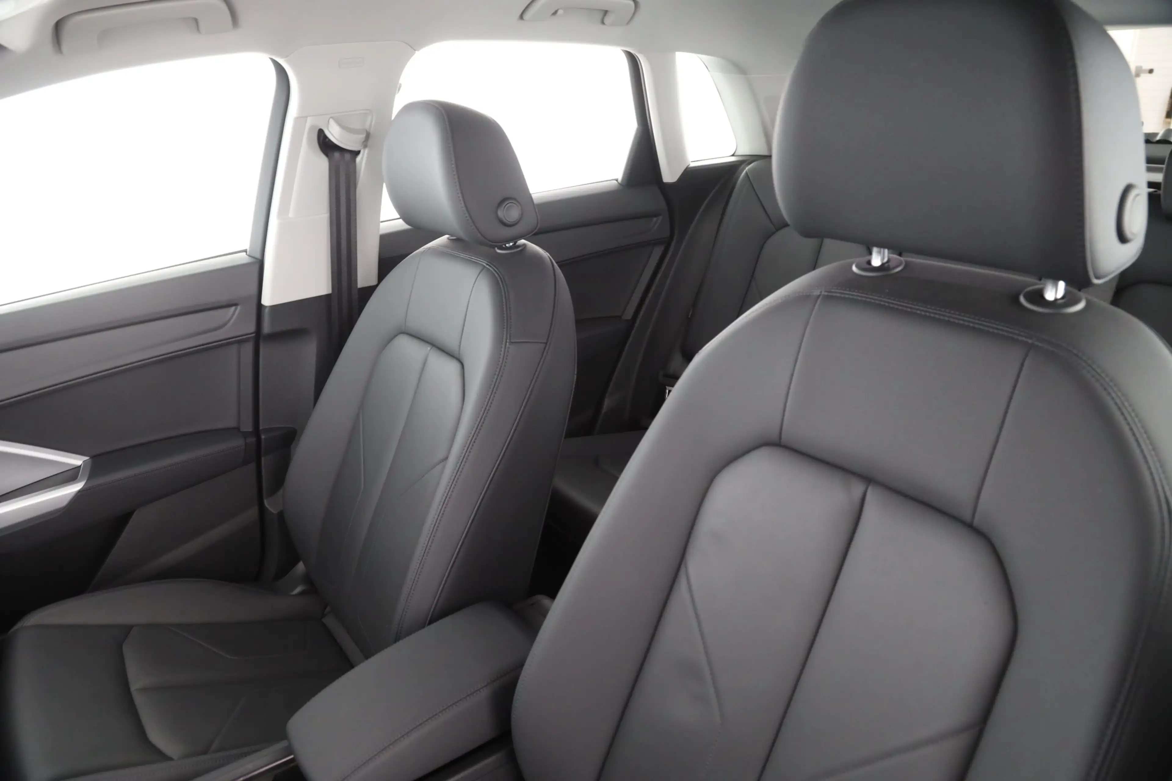Audi Q3 TFSI Stronic | MMI NAVI PLUS | AHK — photo 13
