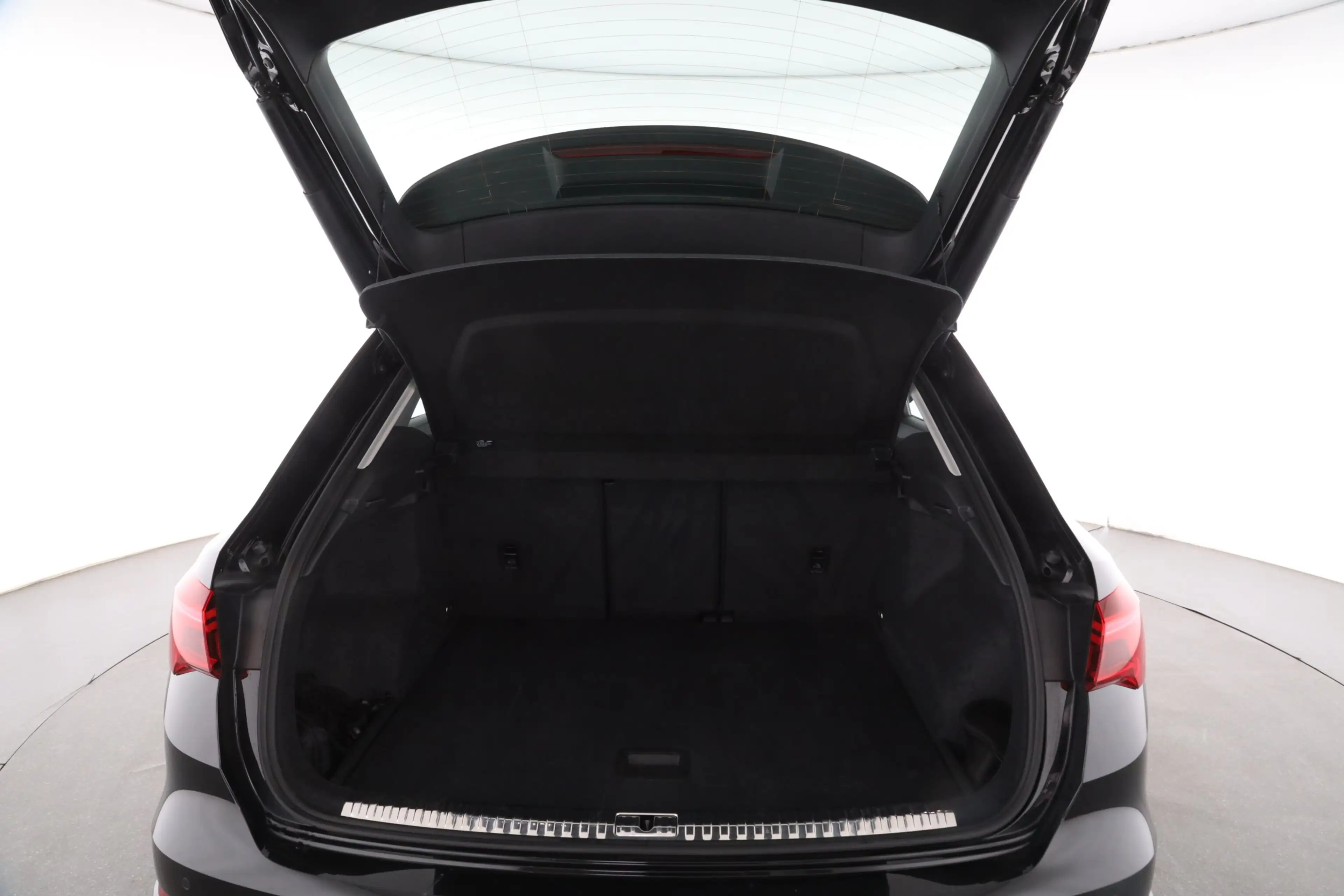 Audi Q3 TFSI Stronic | MMI NAVI PLUS | AHK — photo 11