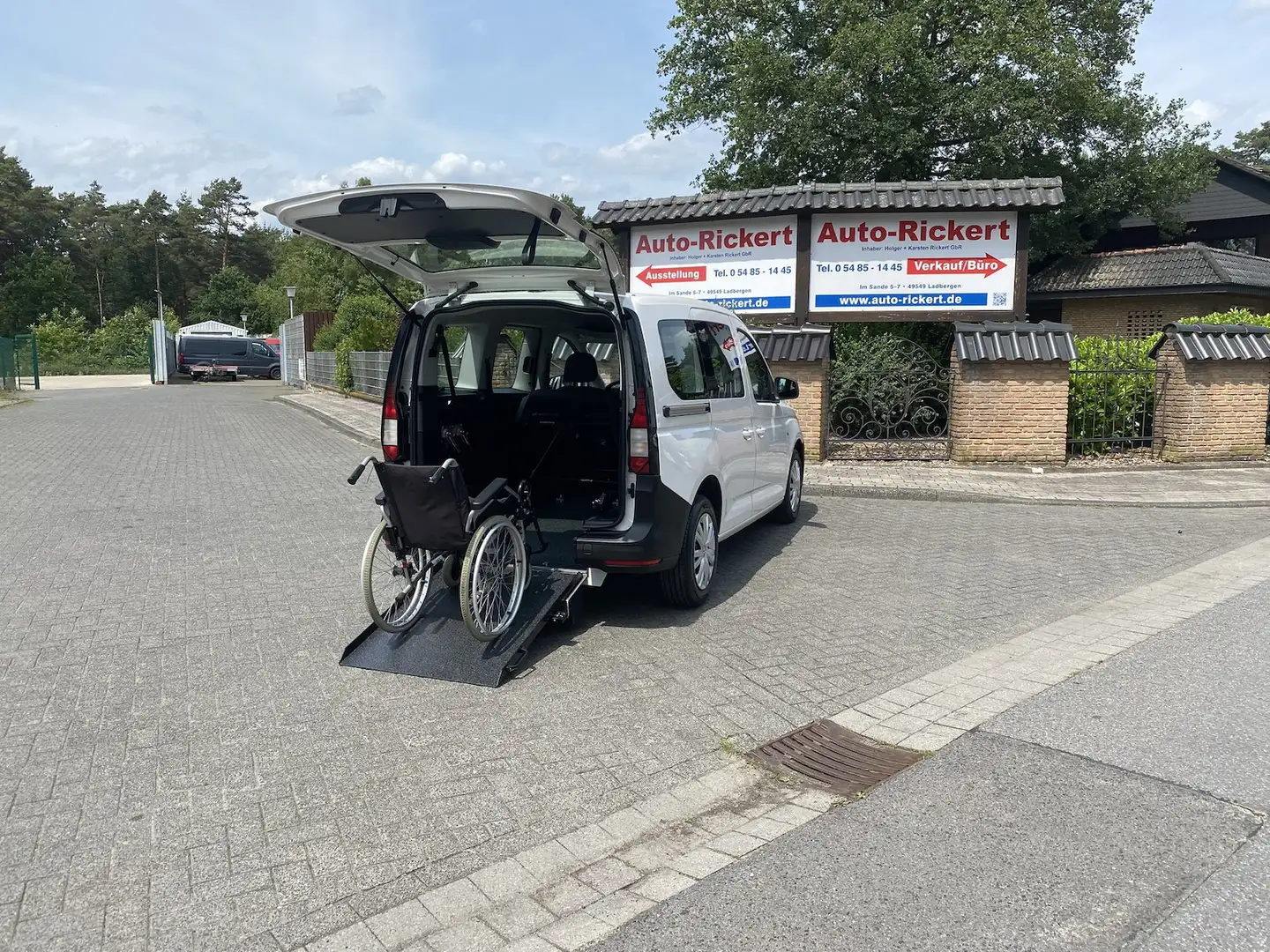 Volkswagen Caddy neues Modell, neuer Rollstuhlumbau, APP_Connect Blanc - 1