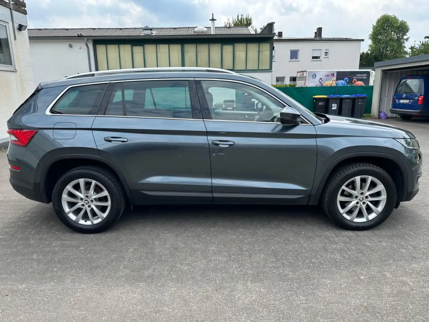 Skoda Kodiaq 2.0 TDI Style 7-Sitze|R.KAM|AHK|PANO|MEMO Grigio - 2