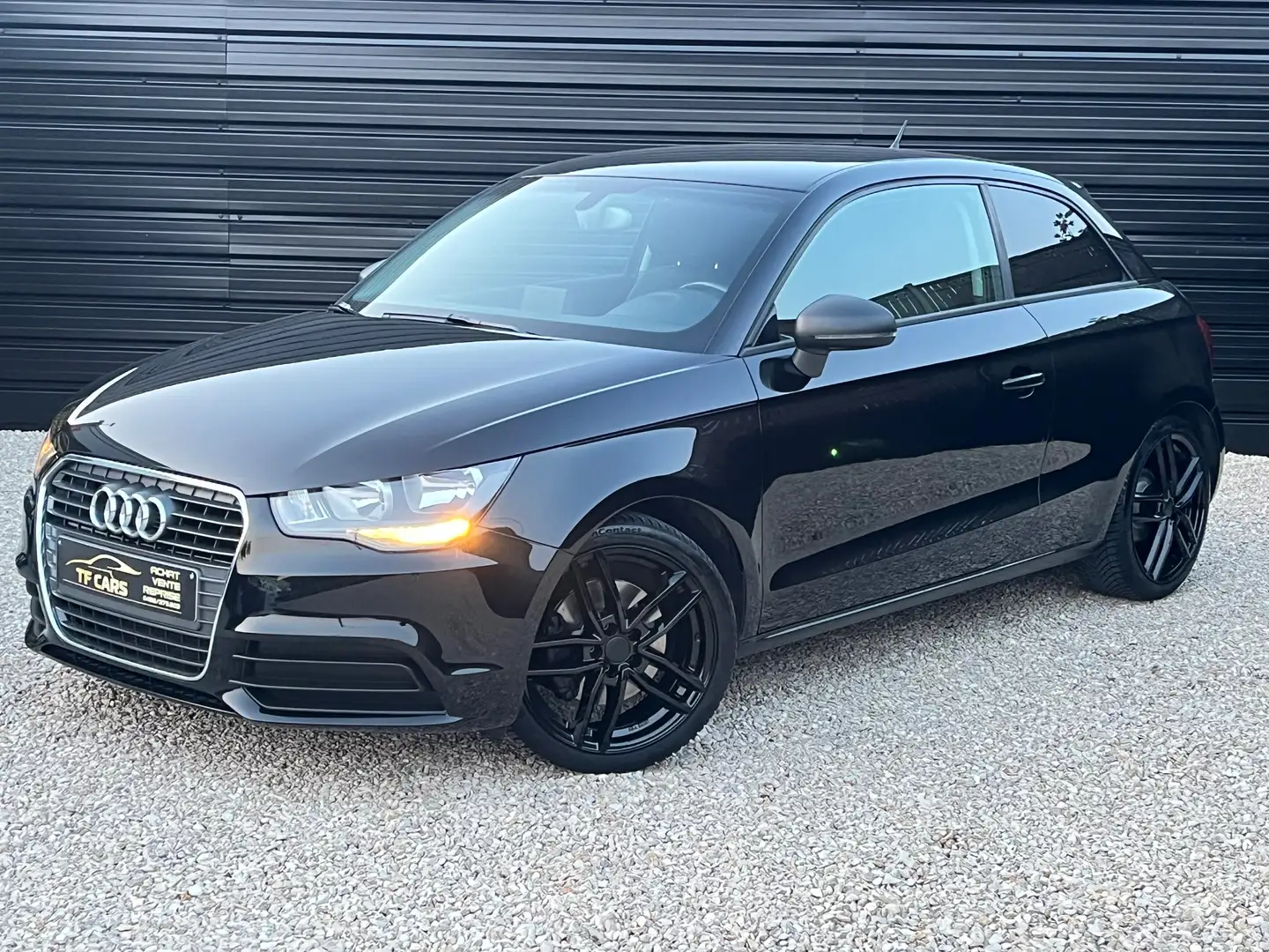Audi A1 1.4 TFSI attraction GARANTIE 12 MOIS Noir - 2