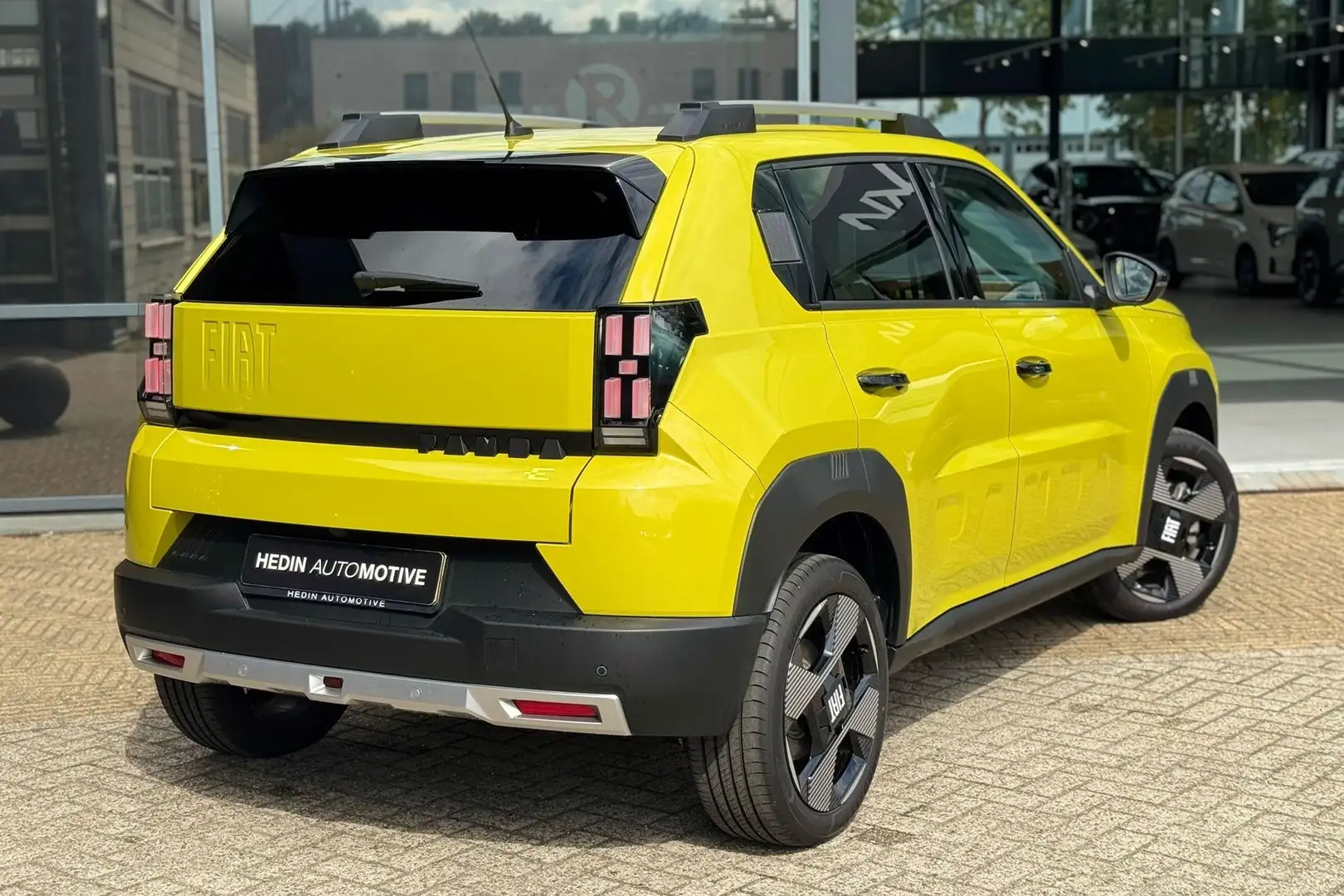 Fiat Grande Panda La Prima 7.4 kW 44 kWh | Navigatie | Stuur/Stoelve Geel - 2