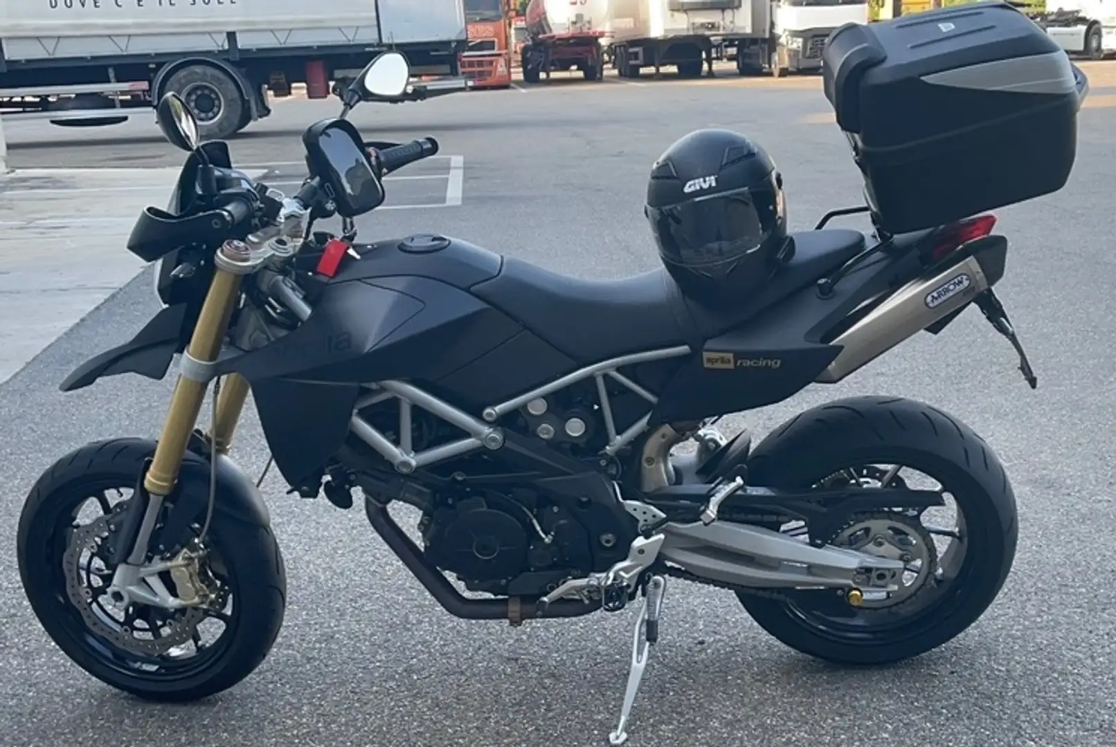 Aprilia Dorsoduro Factory 750 Schwarz - 2