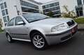 Skoda Octavia 1.6 Ambiente Lim./Klima/Tüv Neu/8-Fach Grau - thumbnail 3