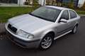 Skoda Octavia 1.6 Ambiente Lim./Klima/Tüv Neu/8-Fach Grau - thumbnail 2