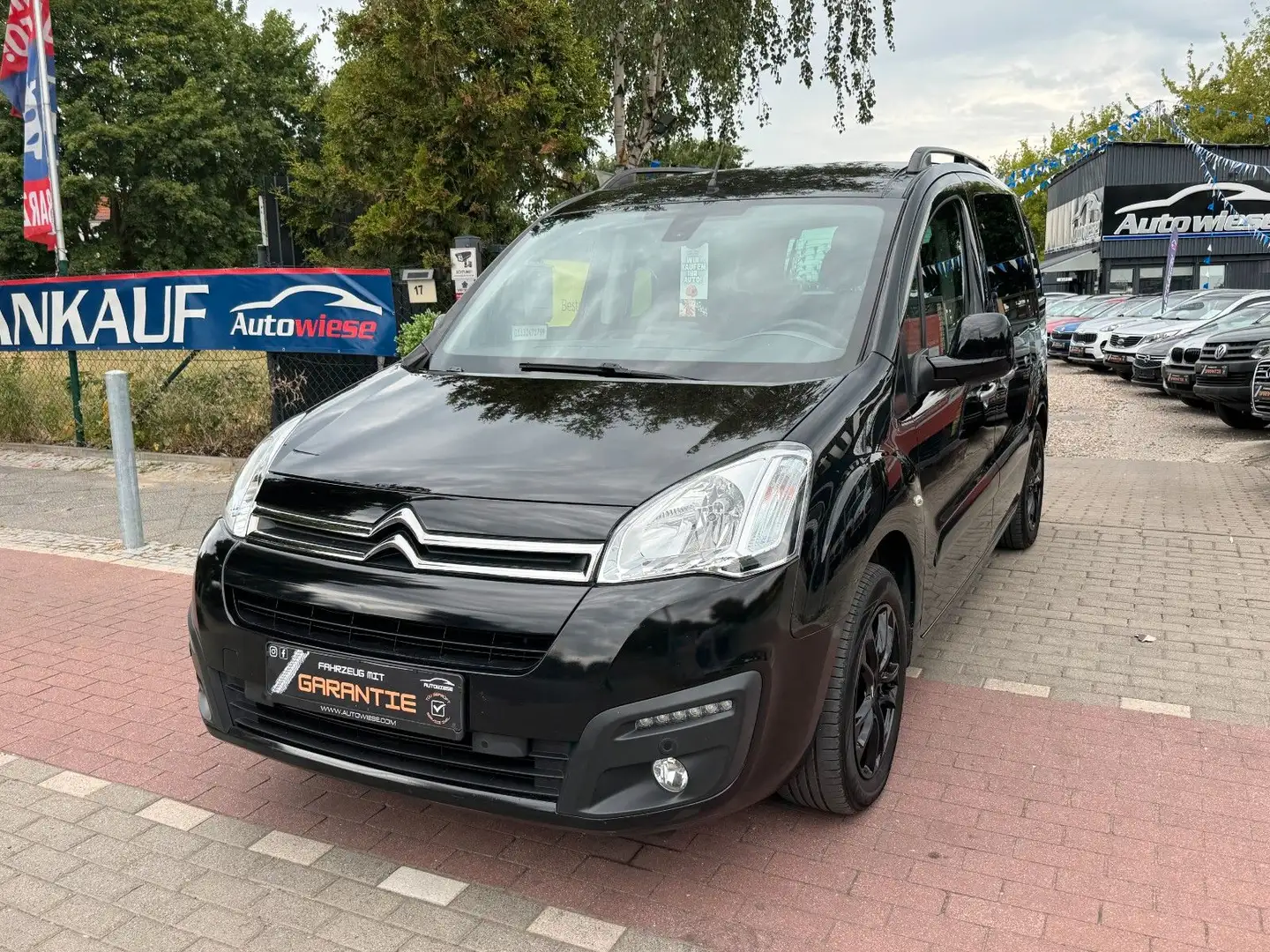 Citroen Berlingo Kombi Selection 1.6HDI*PDC*AHK*TEMP*EU6 Schwarz - 2