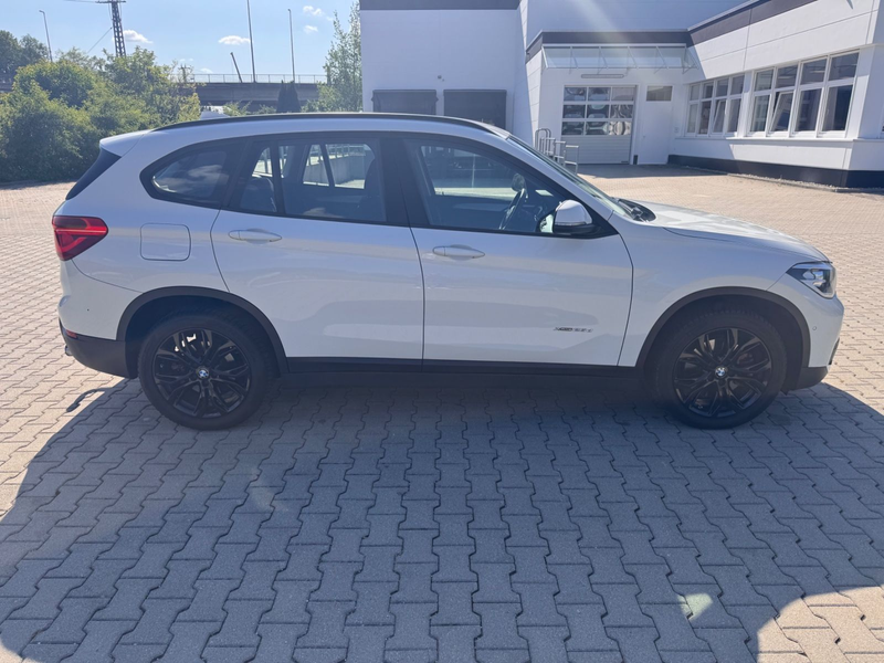 BMW X1 xDrive 25 d Advantage Automatik Navi AHK — photo 6