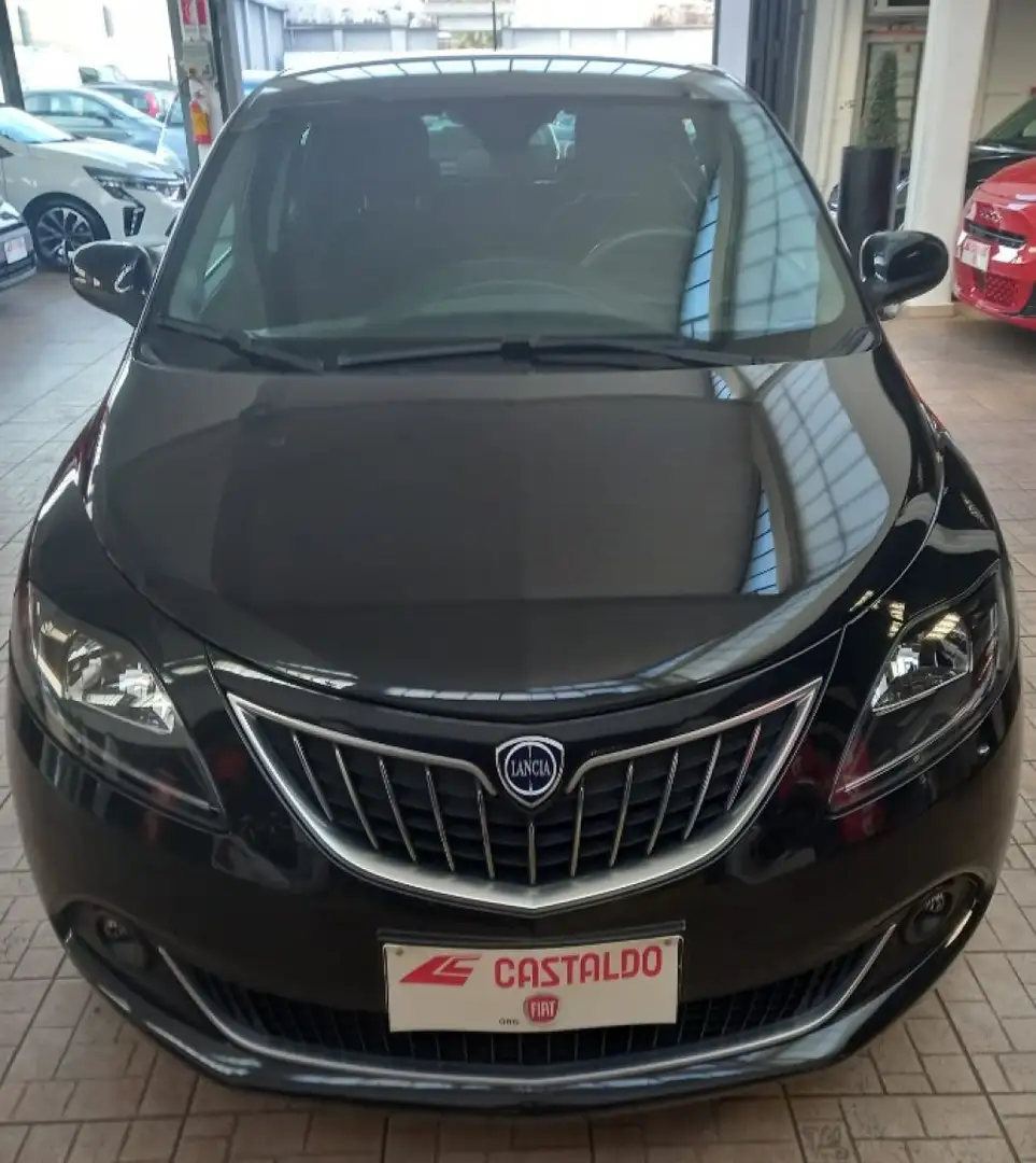 Lancia Ypsilon 1.0 FireFly 5 porte S&S Hybrid Ecochic Gold Nero - 1