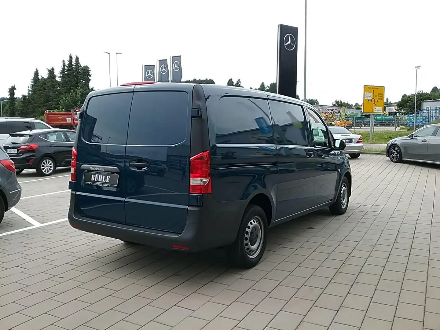Mercedes-Benz Vito 111  CDI BLUE TEC KASTEN LANG+3 SITZE+KLIMA+K Blau - 2