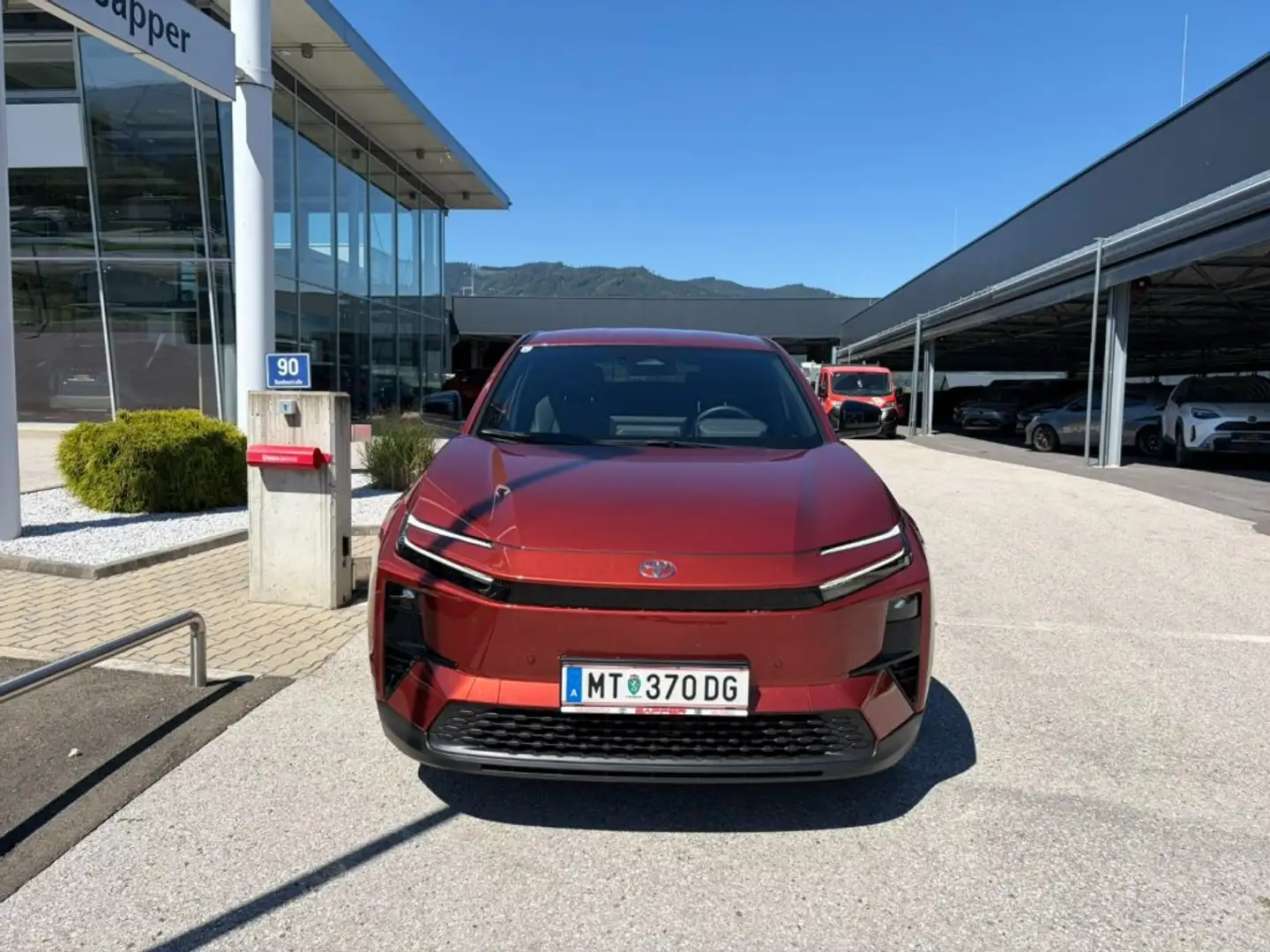 Toyota C-HR+ BEV 1 4x2 Teamplayer ECV Braun - 2
