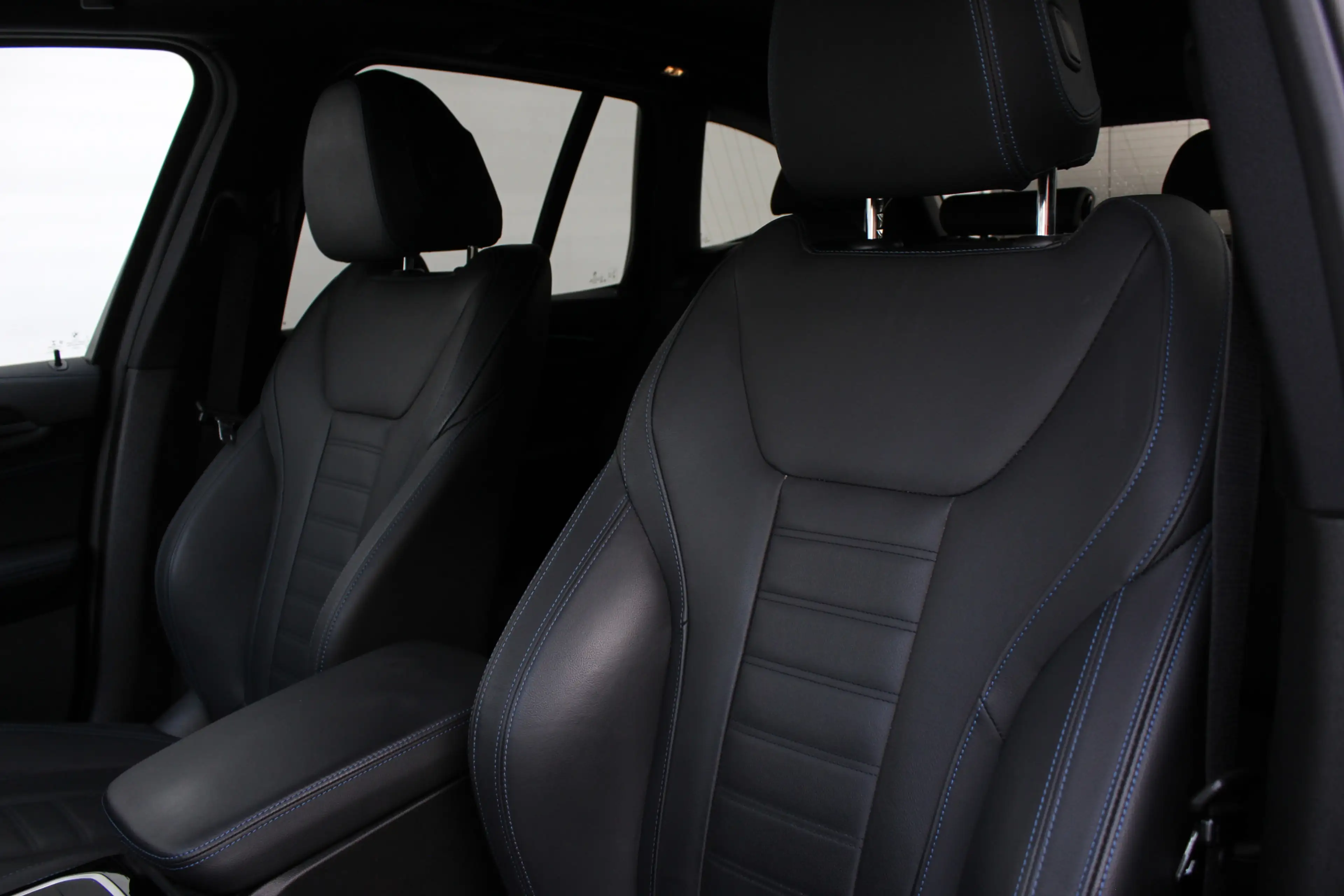 BMW iX3 High Executive M Sport / Sportstoelen / Comfort Ac — photo 9