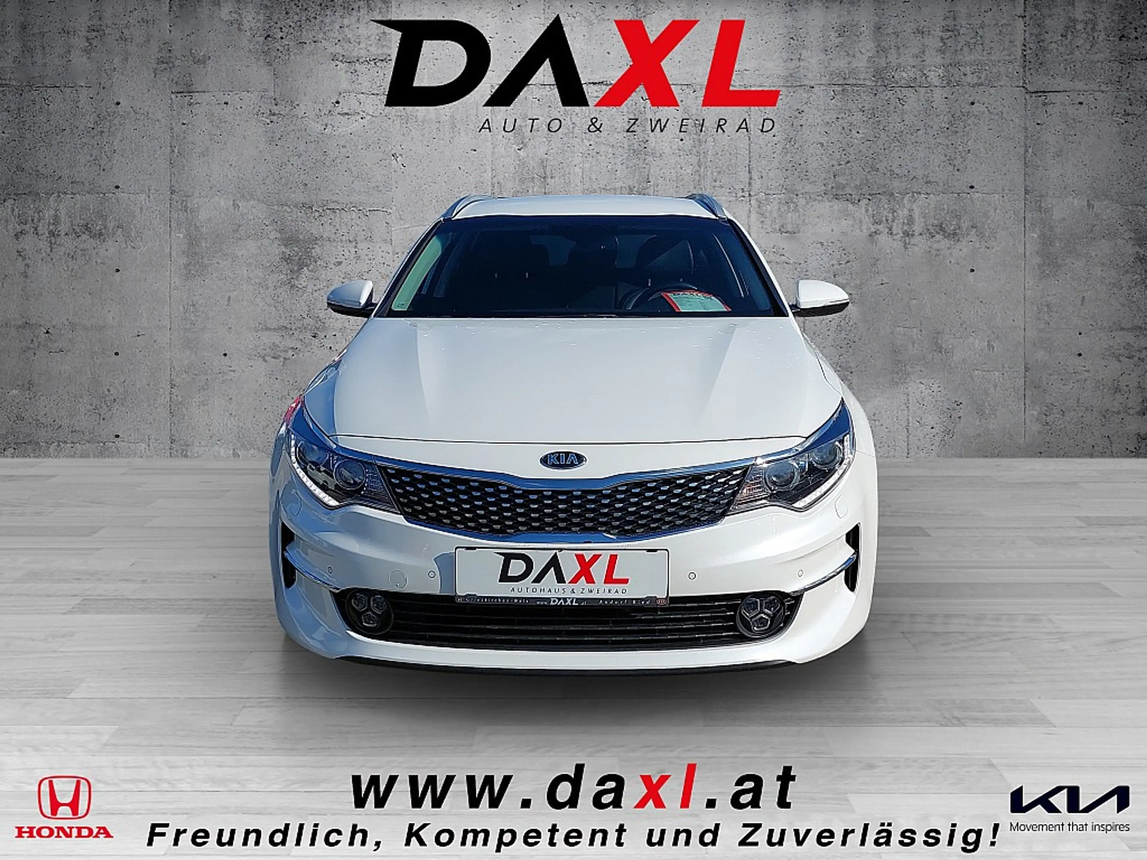 Kia Optima Wagon 1,7 CRDi ISG Gold DCT *Xenon* — photo 2