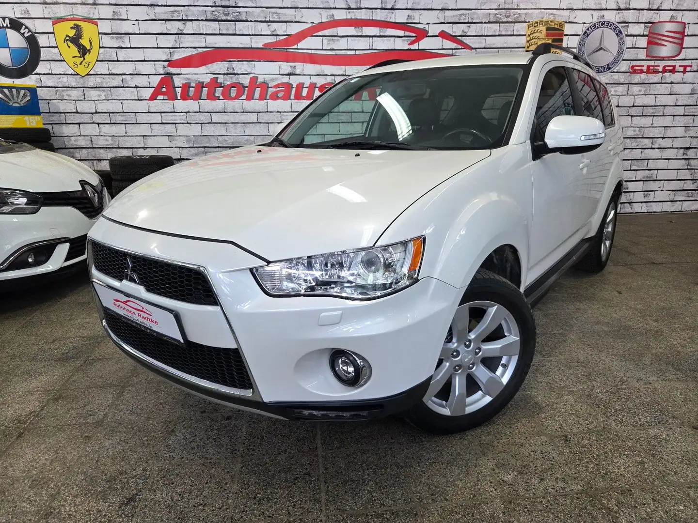 Mitsubishi Outlander Intense 4WD*7.Sitzer*Tüv & Service NEU Blanc - 1