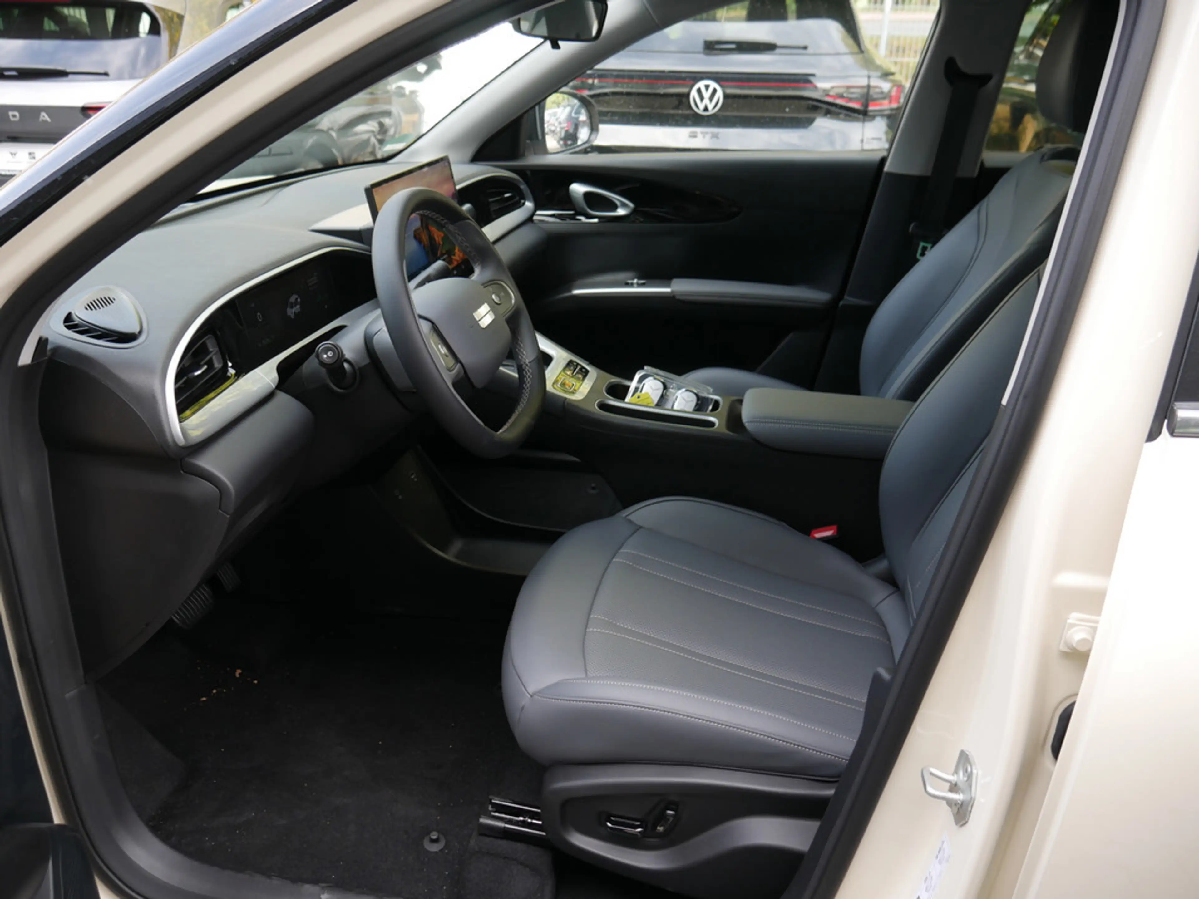 Geely E2 Ultra KLIMA KEYLESS SHZ LEDER KAMERA — photo 8