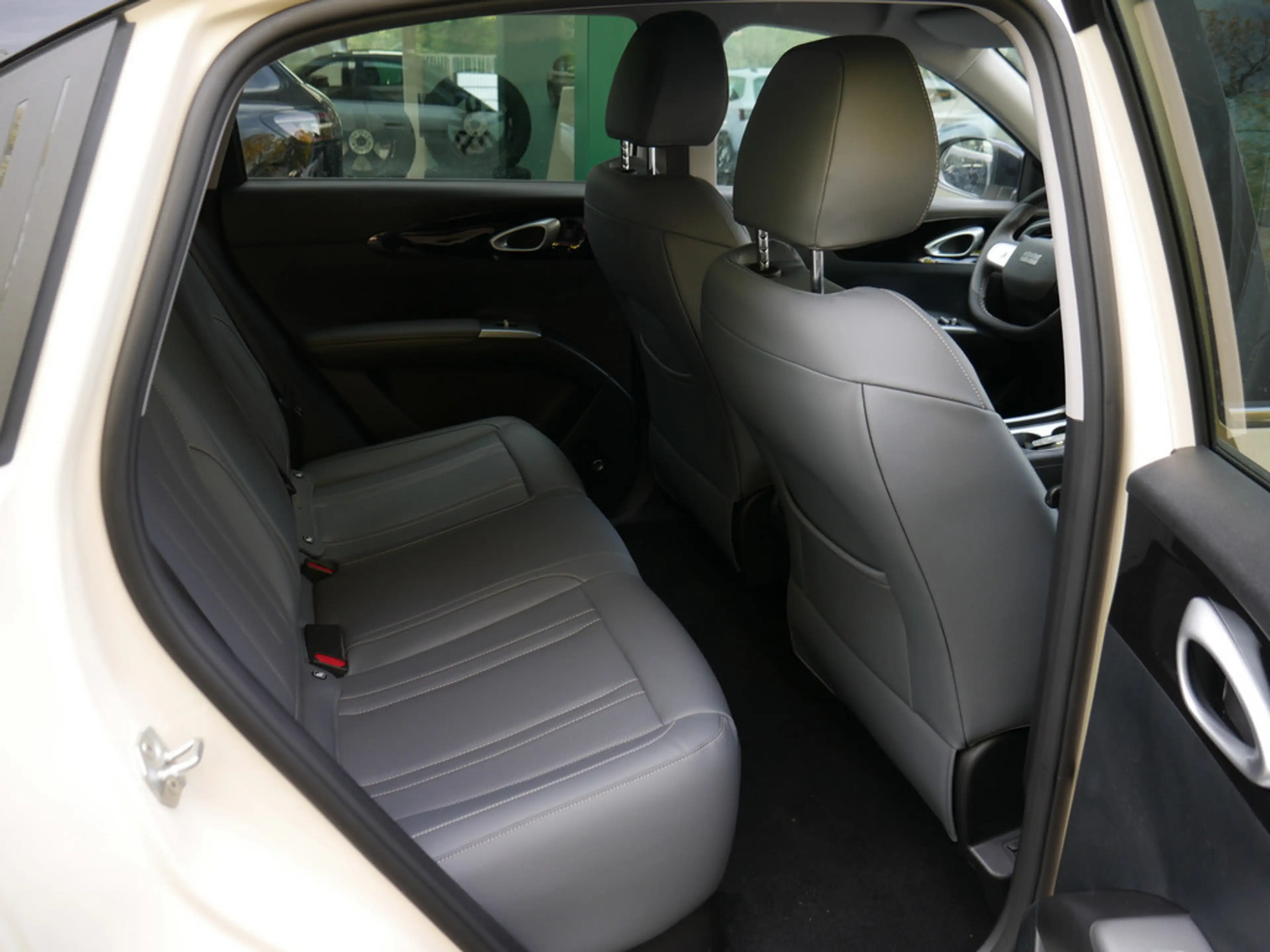 Geely E2 Ultra KLIMA KEYLESS SHZ LEDER KAMERA — photo 5
