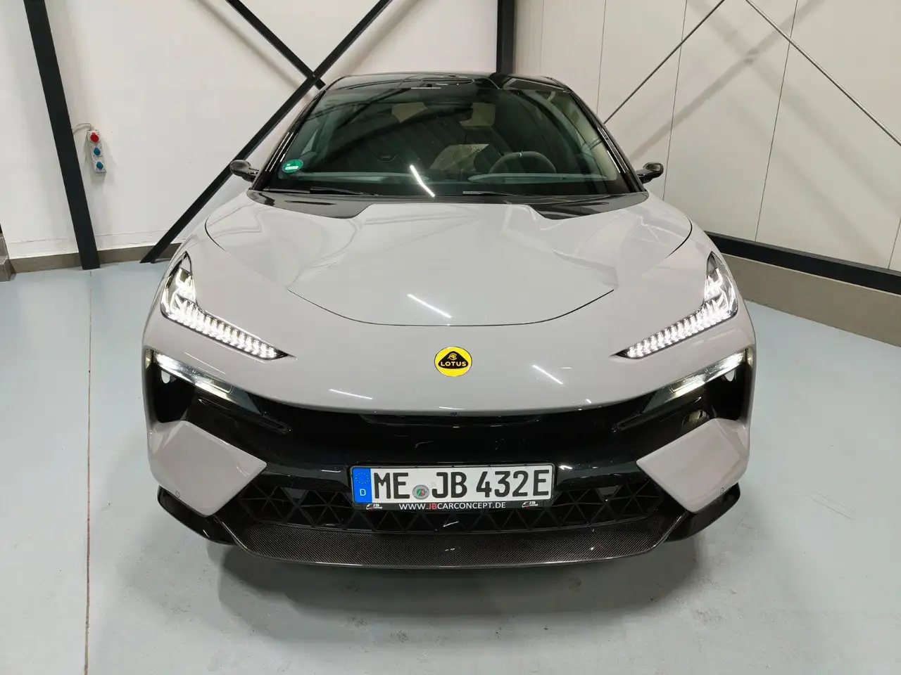 Lotus Eletre 2023