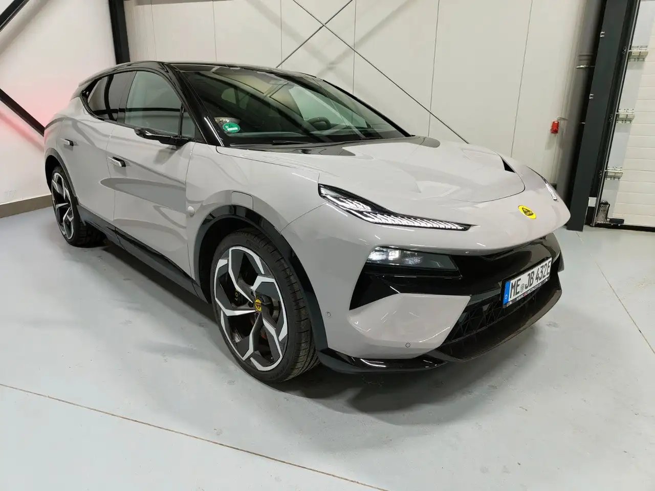 Lotus Eletre