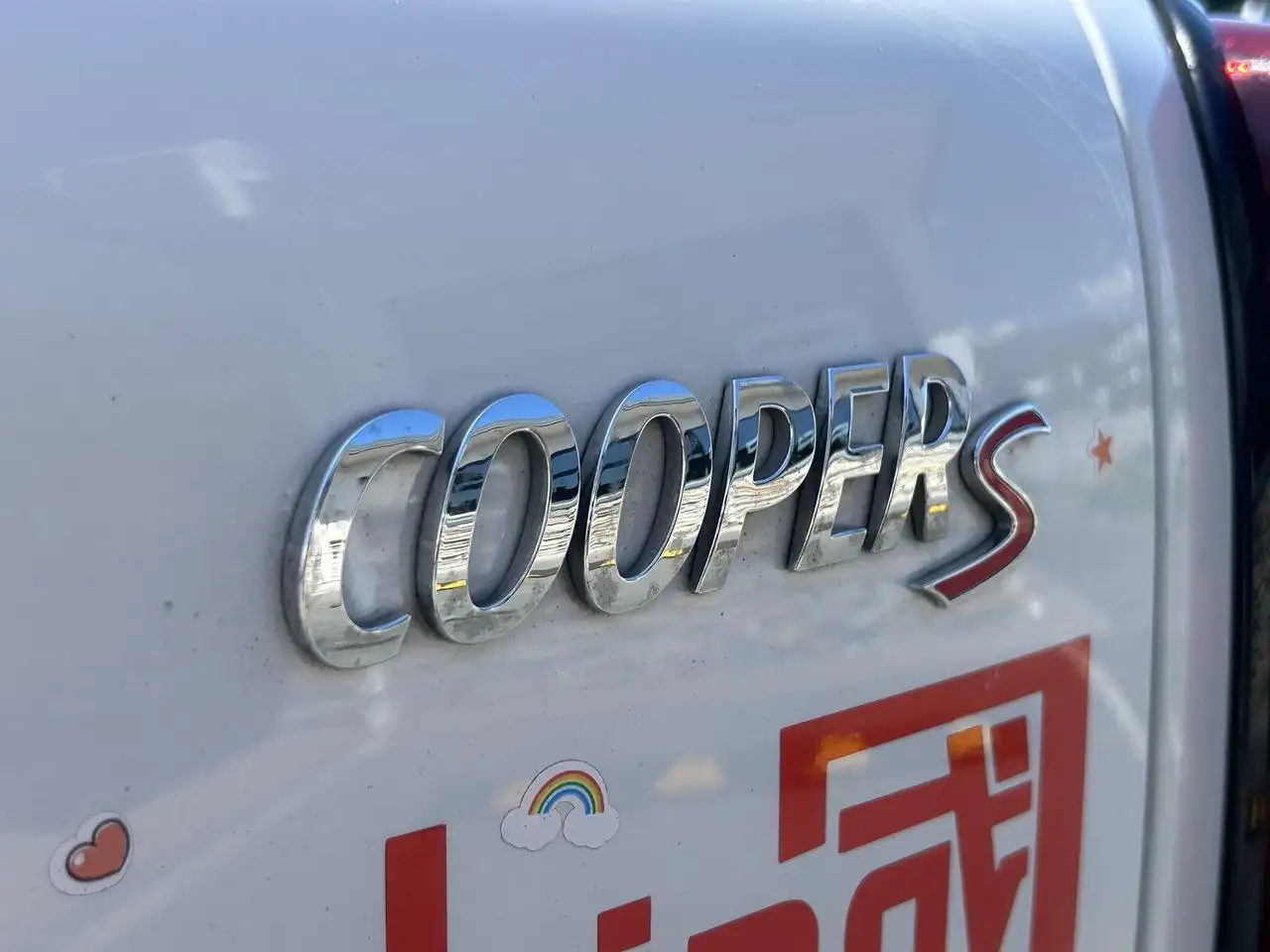 MINI Cooper Countryman photo MINI Cooper Countryman