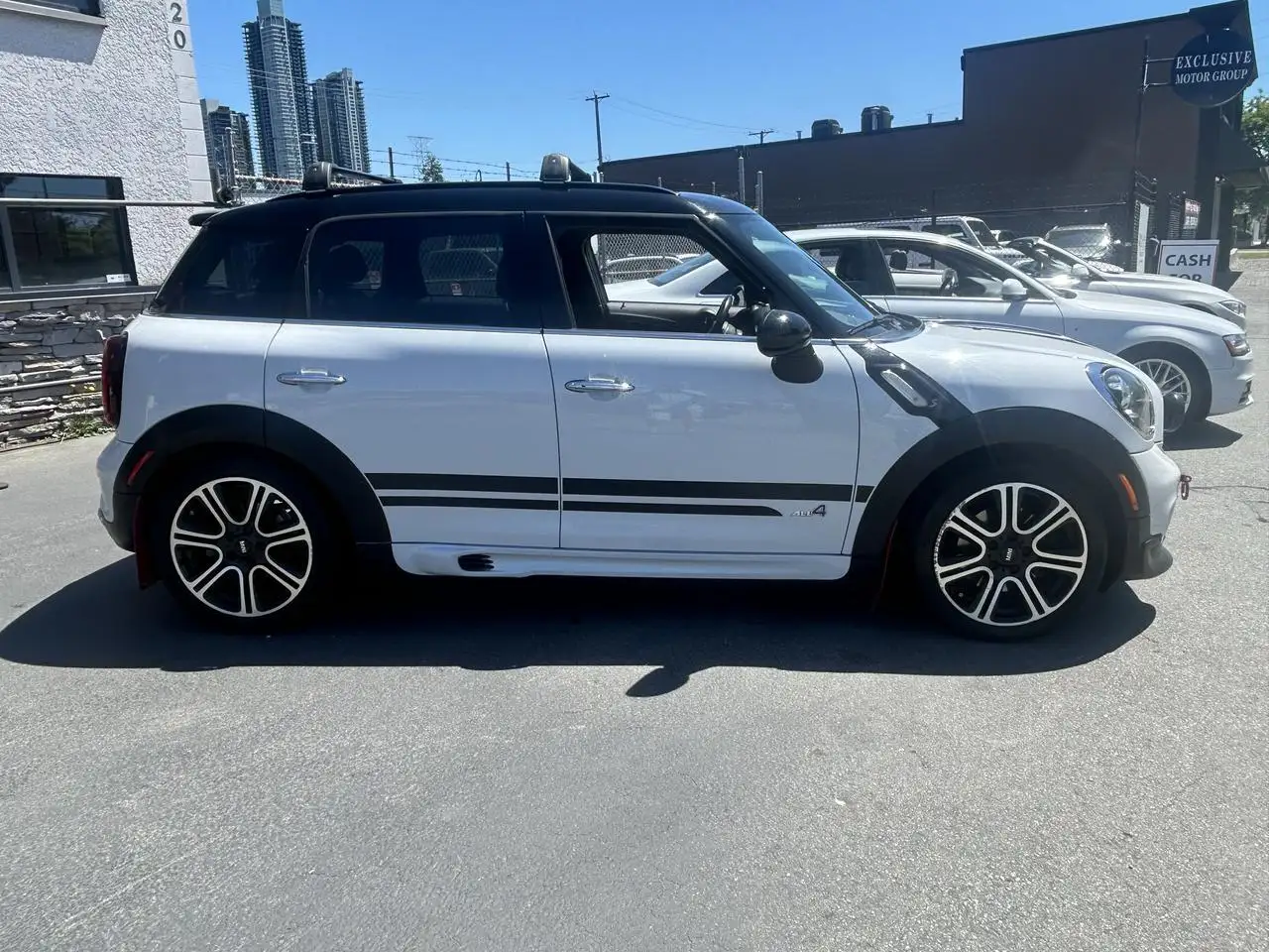 MINI Cooper Countryman photo MINI Cooper Countryman