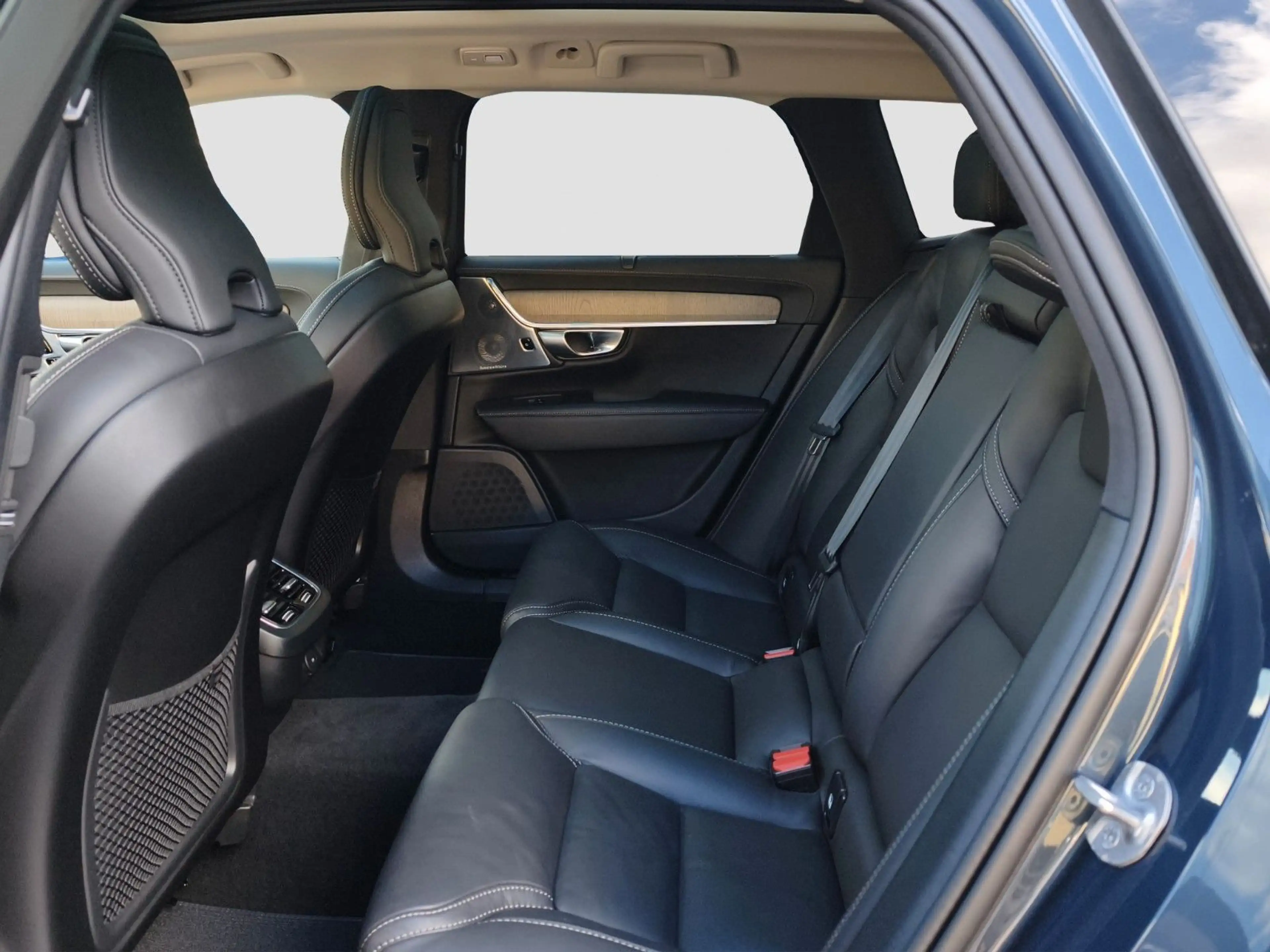 Volvo V90 Cross Country V90 B5 Cross Country Ultimate AWD SD*StdHz*B&W — photo 14