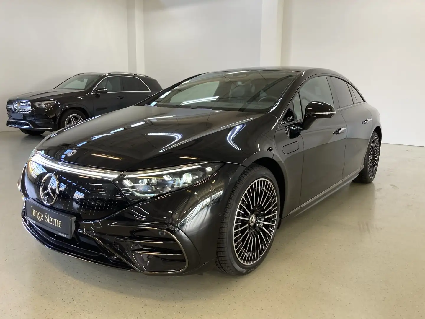 Mercedes-Benz EQS EQS 450+ AMG Distr Pano 360 Cam FondEnt HA Lenkung Schwarz - 2