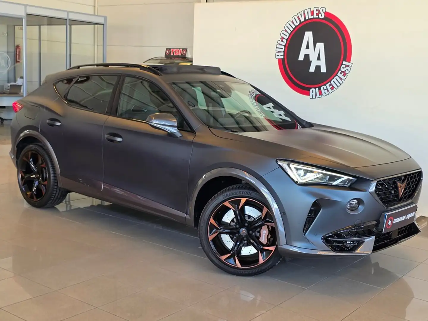 CUPRA Formentor 2.0 TSI 310 VZ DSG 4Drive Gris - 1
