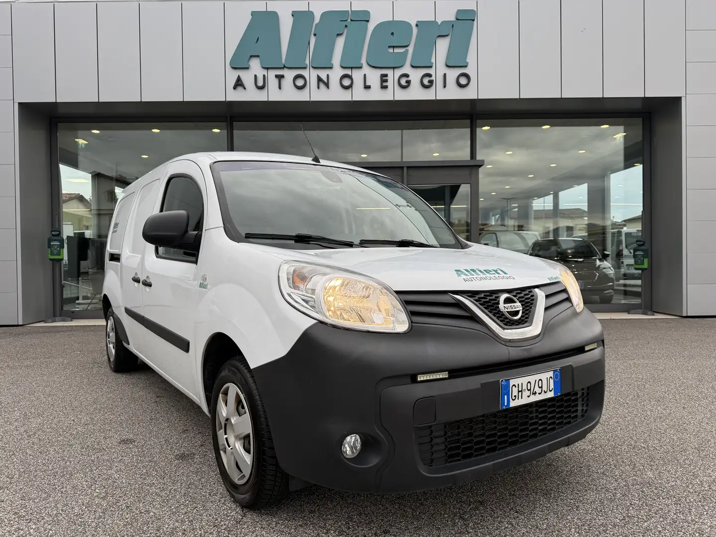 Nissan NV250 1.5dci Furg L2 115cv E6D Temp 2000x1400x1200kg707 bijela - 1