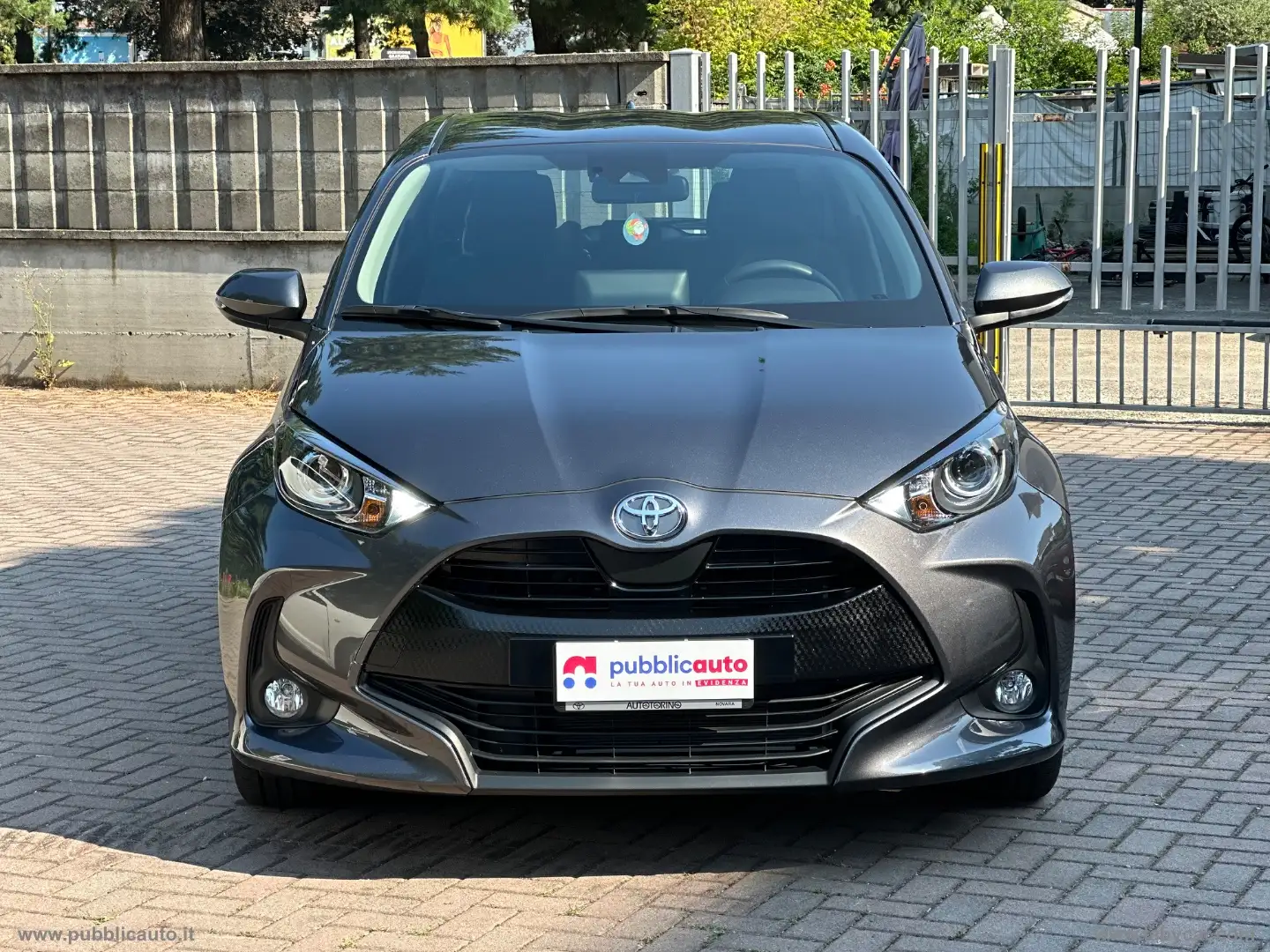 Toyota Yaris 1.0 5p. Active Grigio - 2