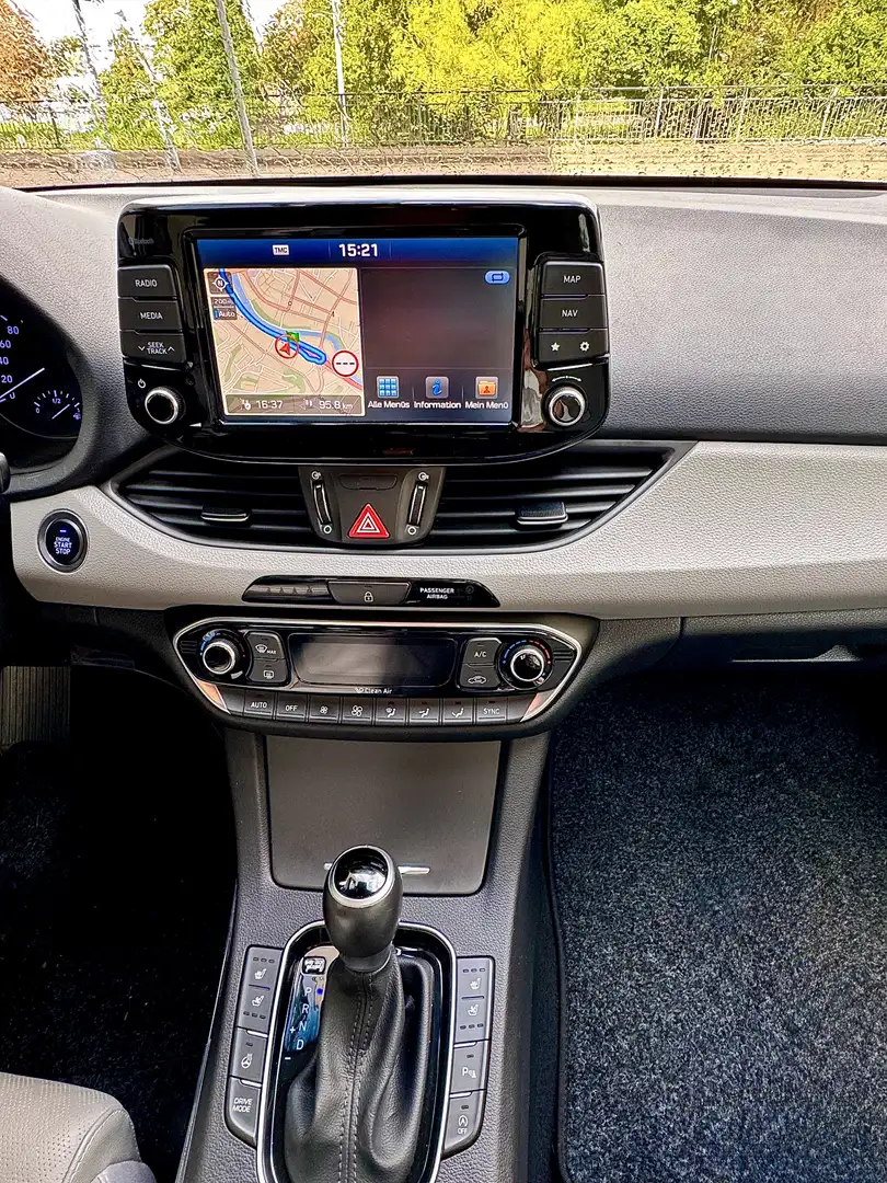 Hyundai i30 1.6 CRDI DCT Premium - 1