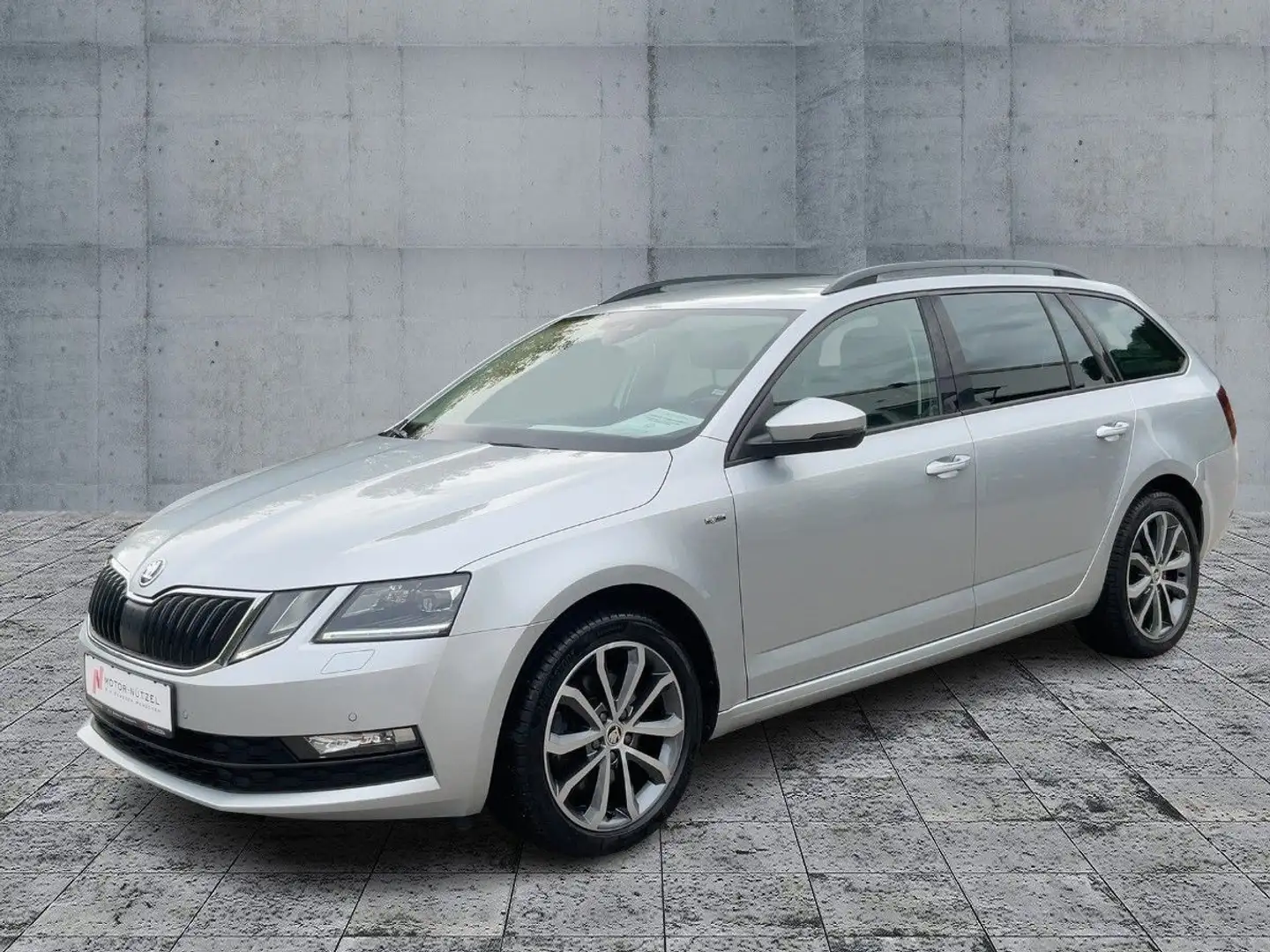 Skoda Octavia Combi 2.0 TSI DSG SOLEIL LED+NAV+ACC+RFK Plateado - 2
