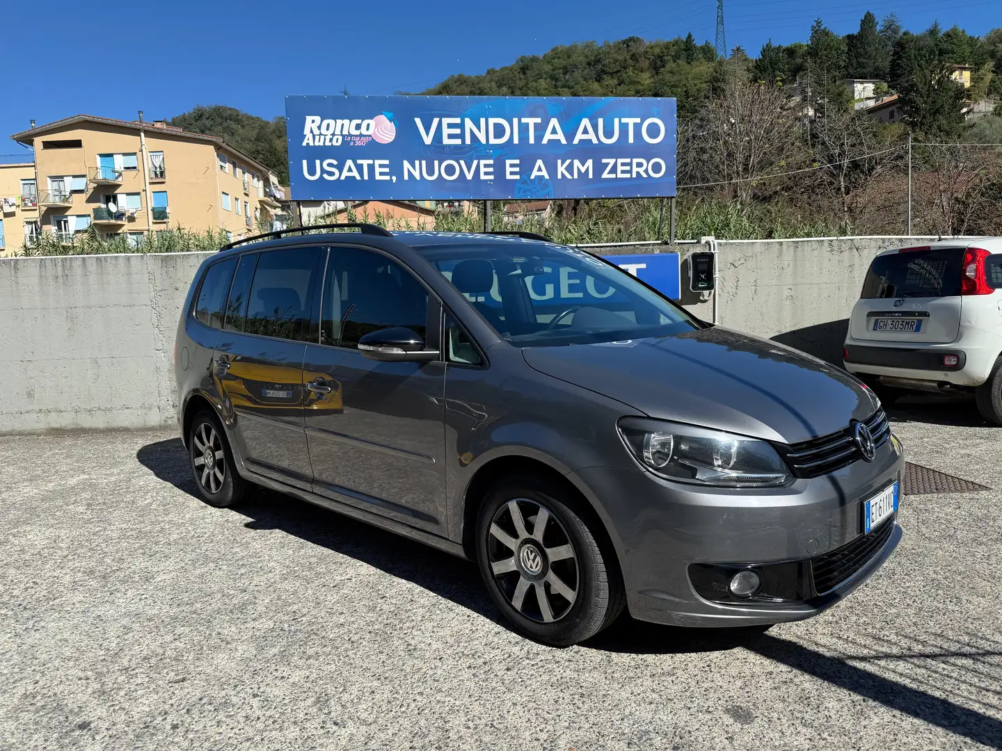 Volkswagen Touran Touran II 2010 1.6 tdi Comfortline Grau - 1
