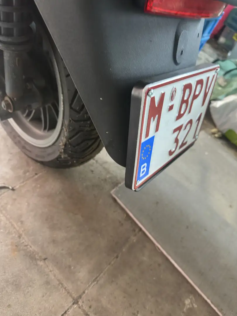 Piaggio MP3 250 geen kruier - 1