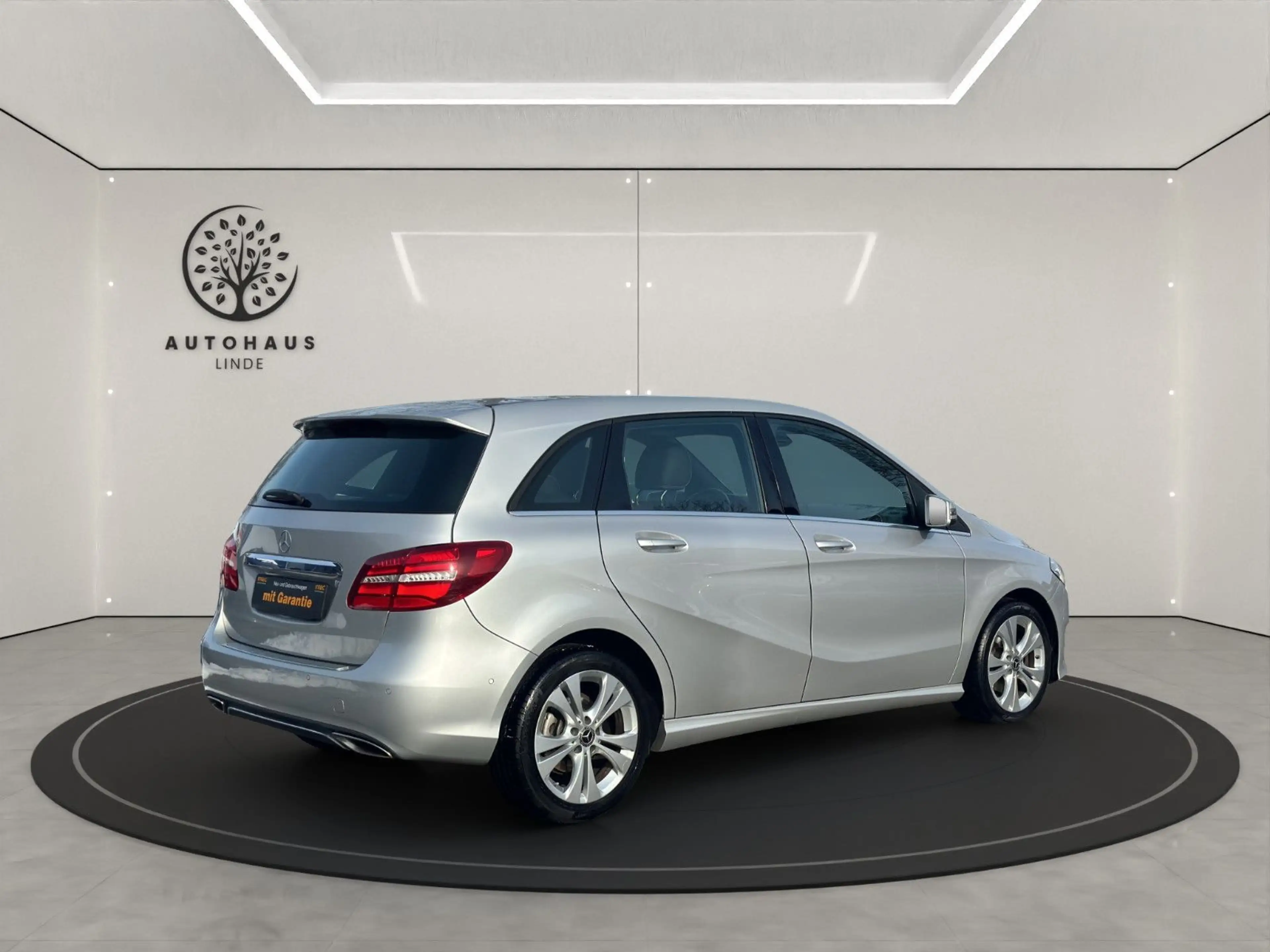 Mercedes-Benz B 180 euro6 LED Scheinwerfer Navi Teilleder — photo 5