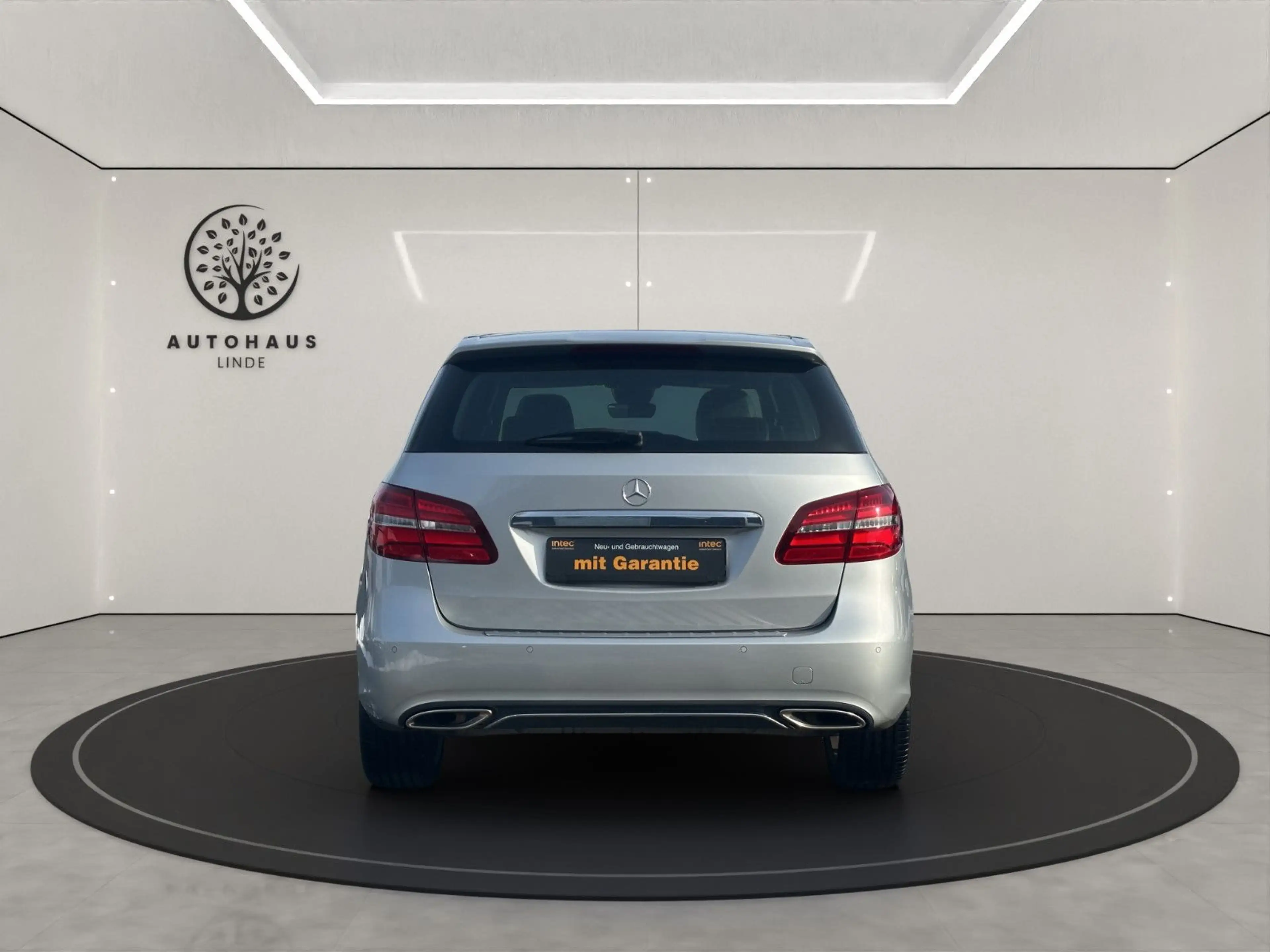 Mercedes-Benz B 180 euro6 LED Scheinwerfer Navi Teilleder — photo 4
