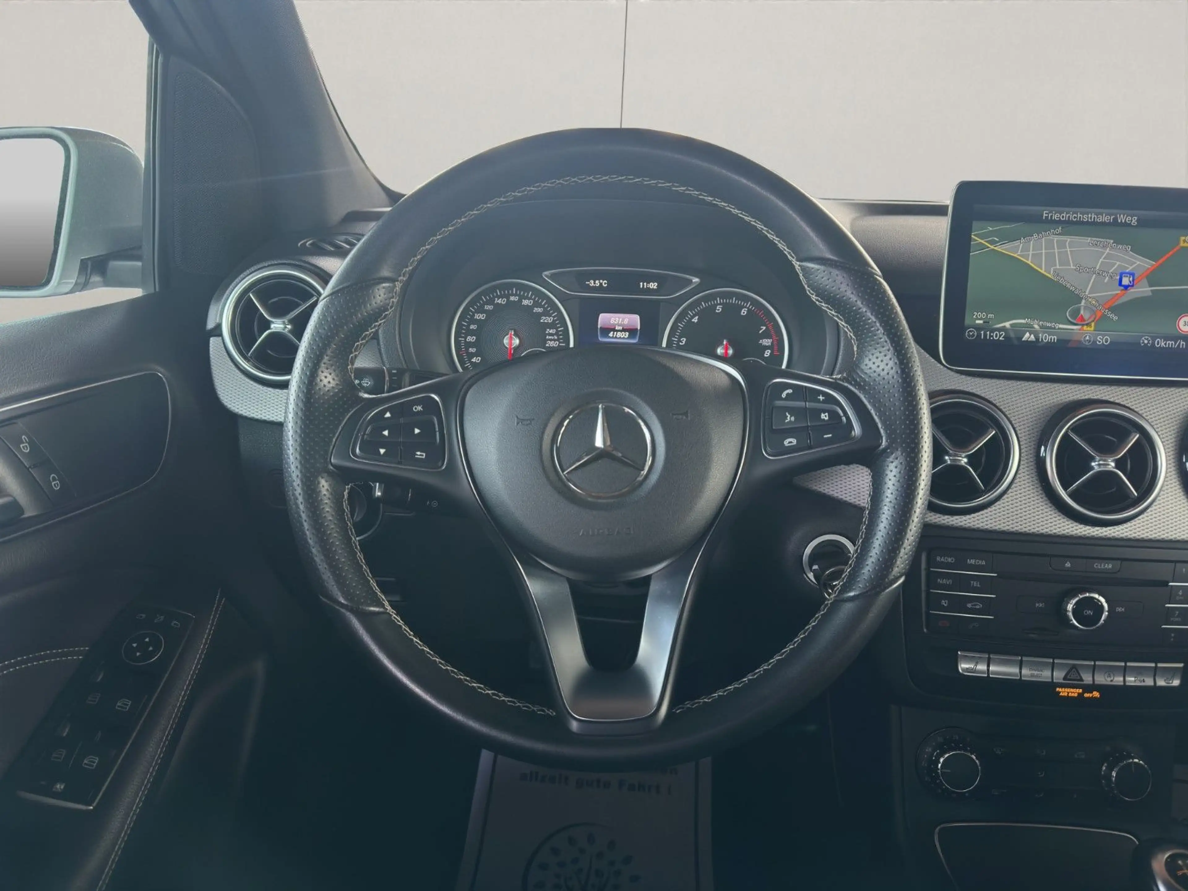 Mercedes-Benz B 180 euro6 LED Scheinwerfer Navi Teilleder — photo 15