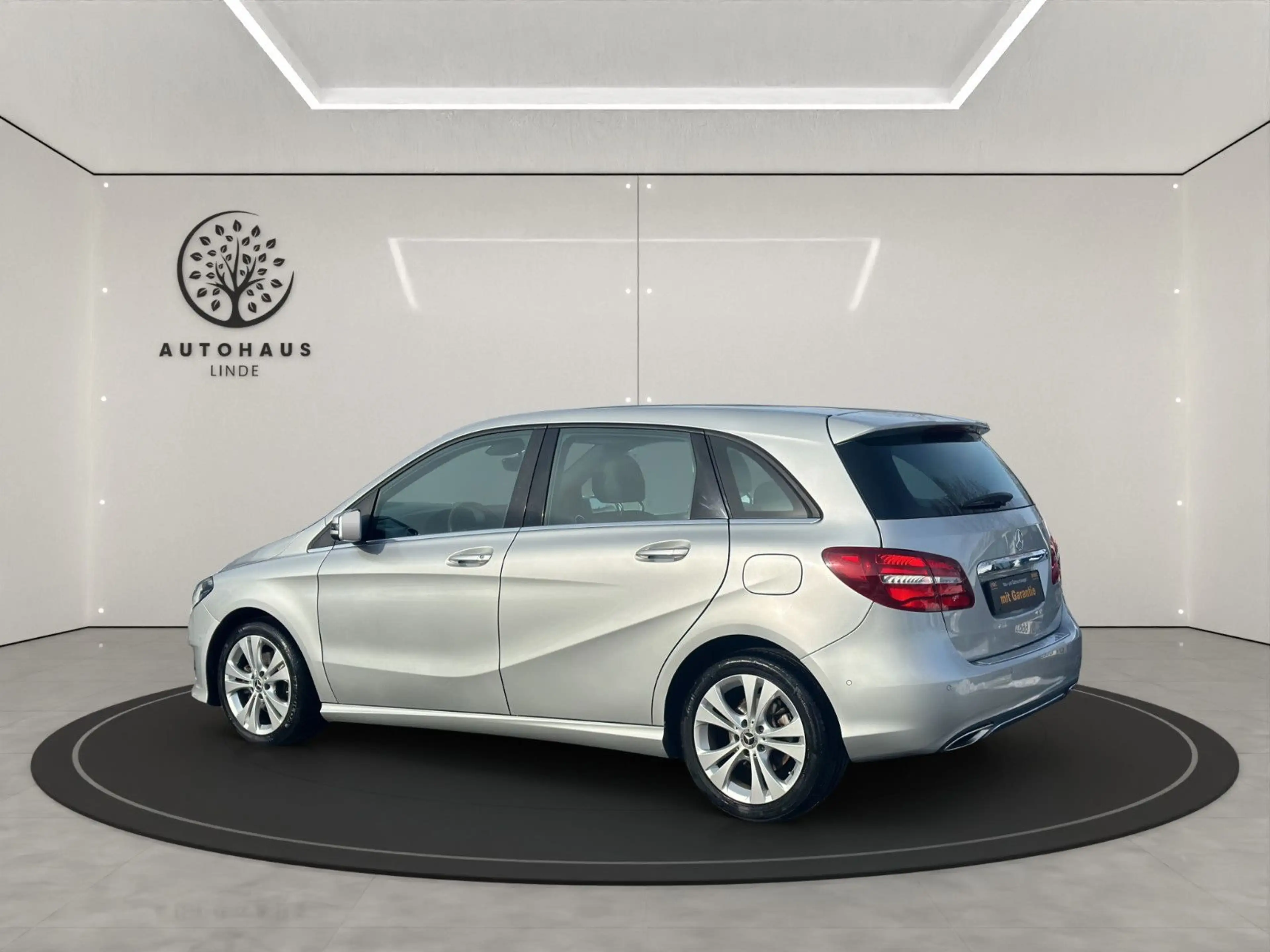 Mercedes-Benz B 180 euro6 LED Scheinwerfer Navi Teilleder — photo 3